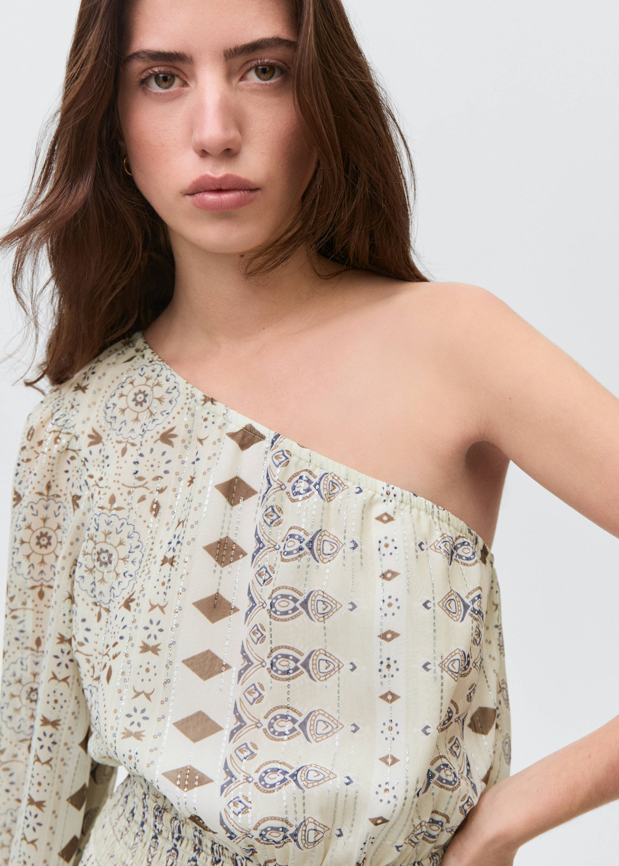 Rochie scurtă asimetrică - Detaliu al articolului 1