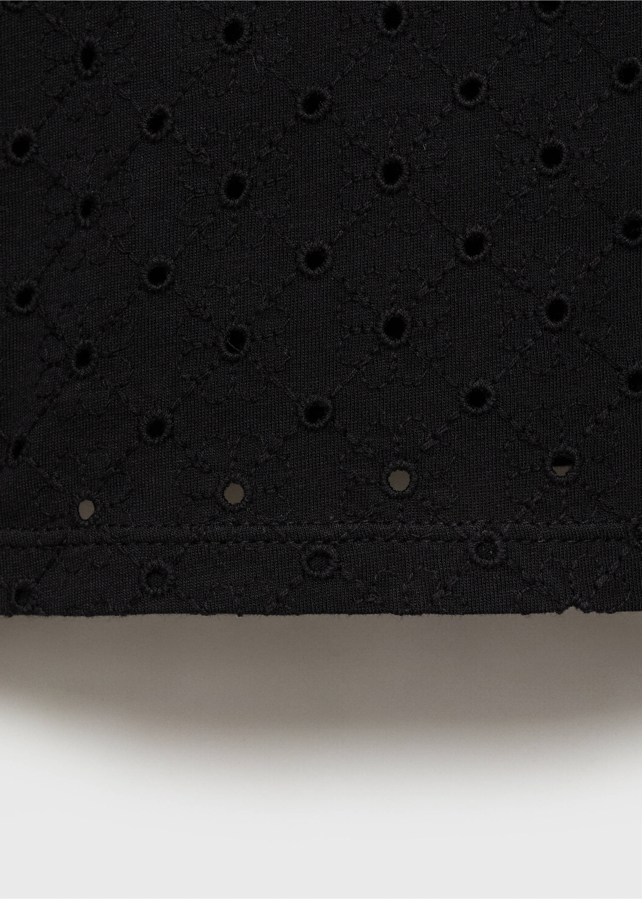 Embroidered openwork t-shirt - Details of the article 0, Black. Ref: 87025747-00.