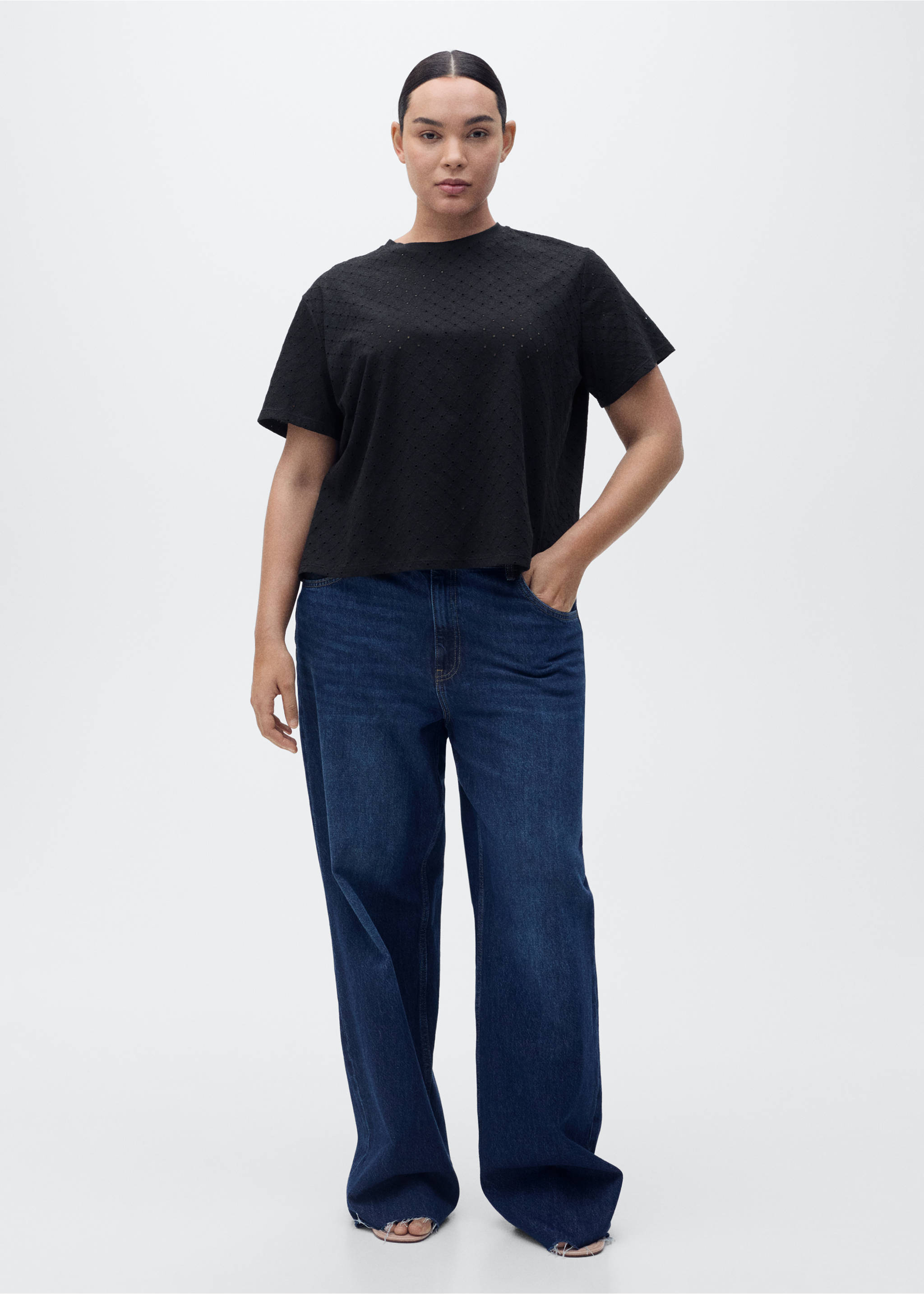 Embroidered openwork t-shirt - Details of the article 3, Black. Ref: 87025747-00.