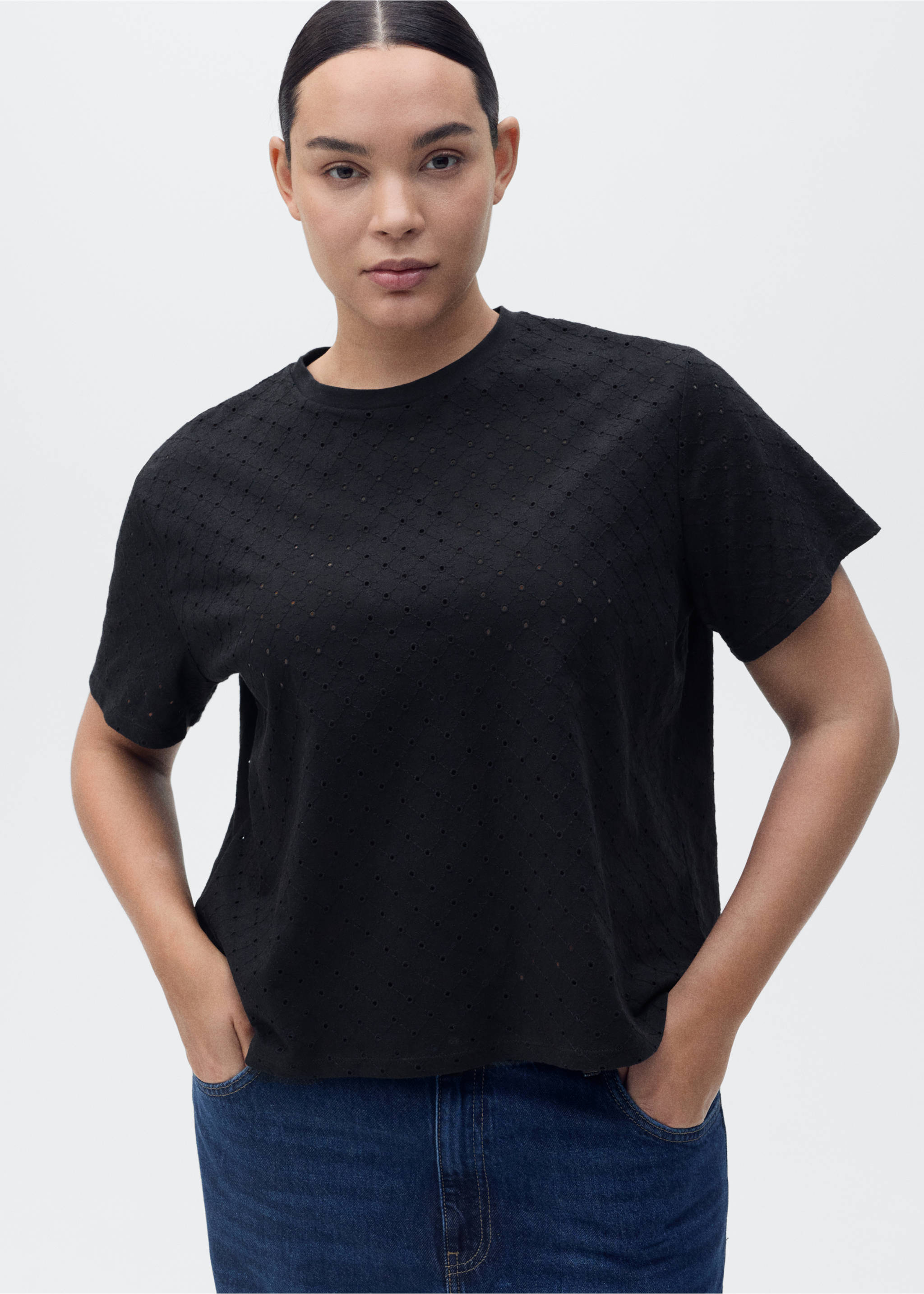 Embroidered openwork t-shirt - Details of the article 5, Black. Ref: 87025747-00.