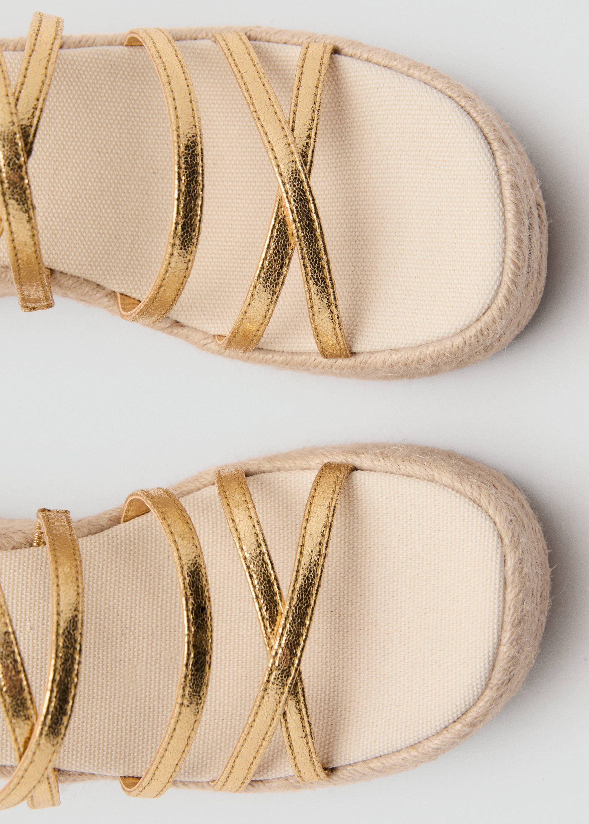 Platform sandals with metallic straps - Details of the article 3