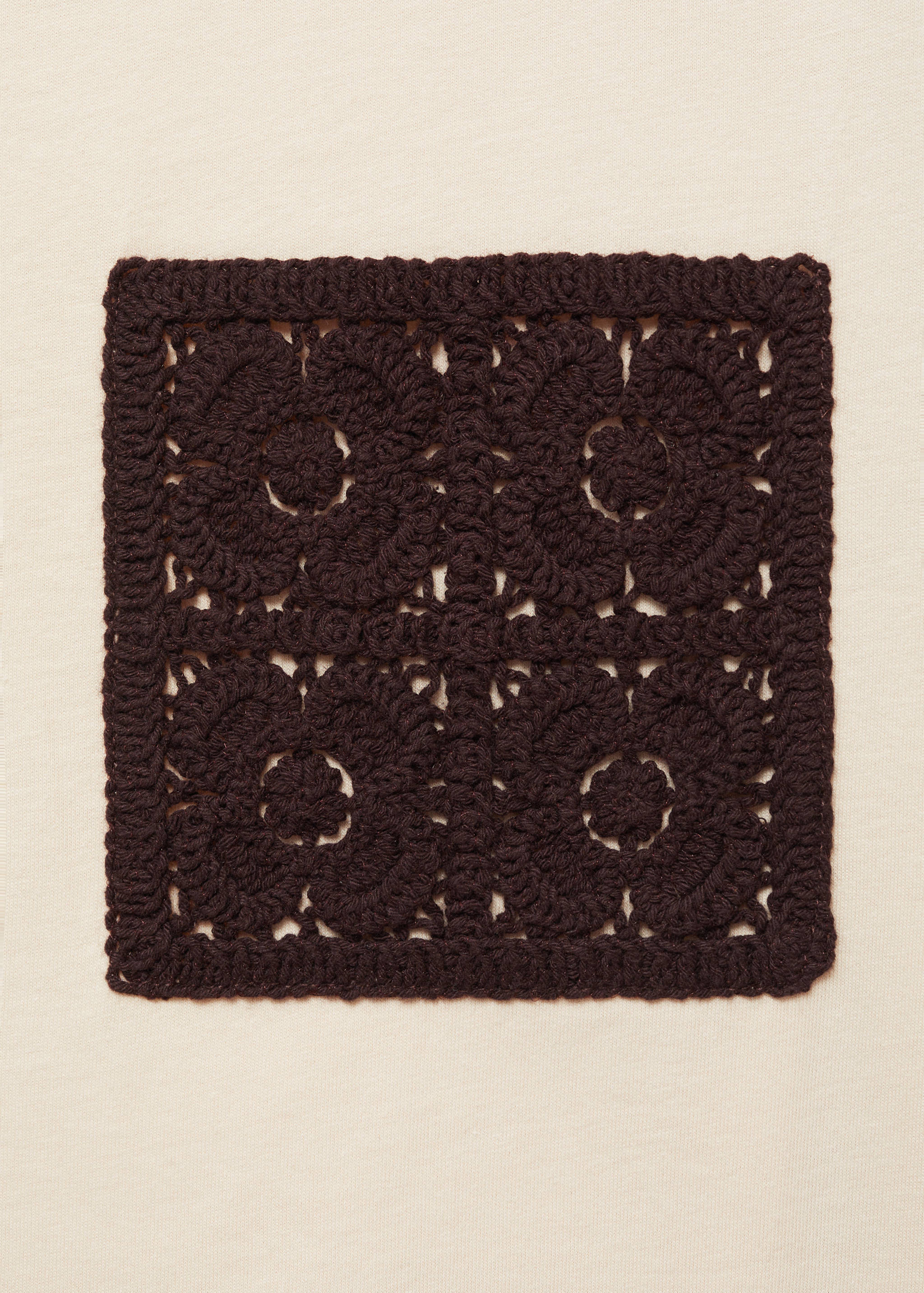 Short-sleeved t-shirt with crochet pocket - Details of the article 8