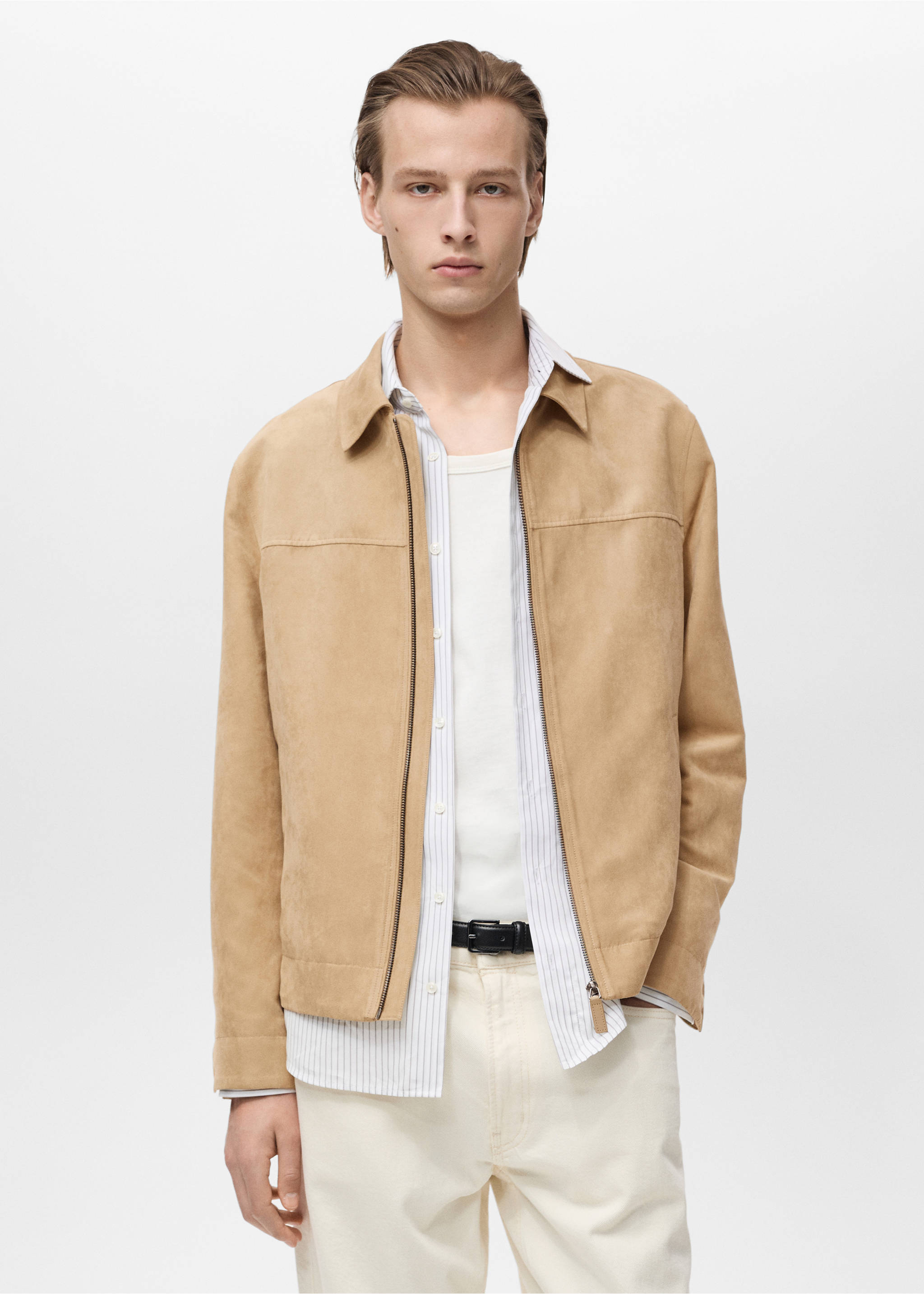 Casaco com efeito de camurça e fecho de correr - Plano médio, Bege. Ref: 87025917-00.