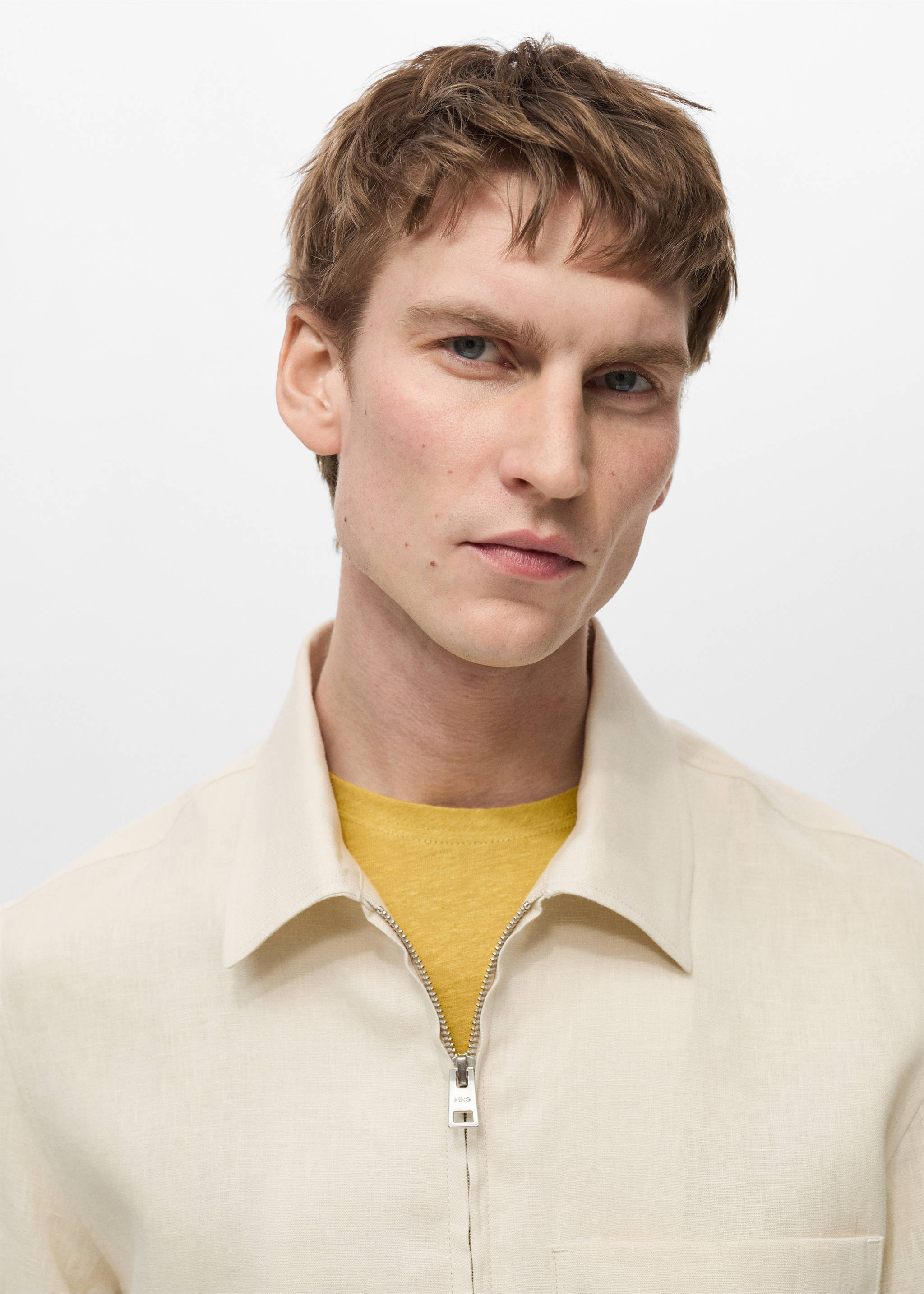 100% linen jacket with zip - Details of the article 1, Ivory White. Ref: 87025921-00.