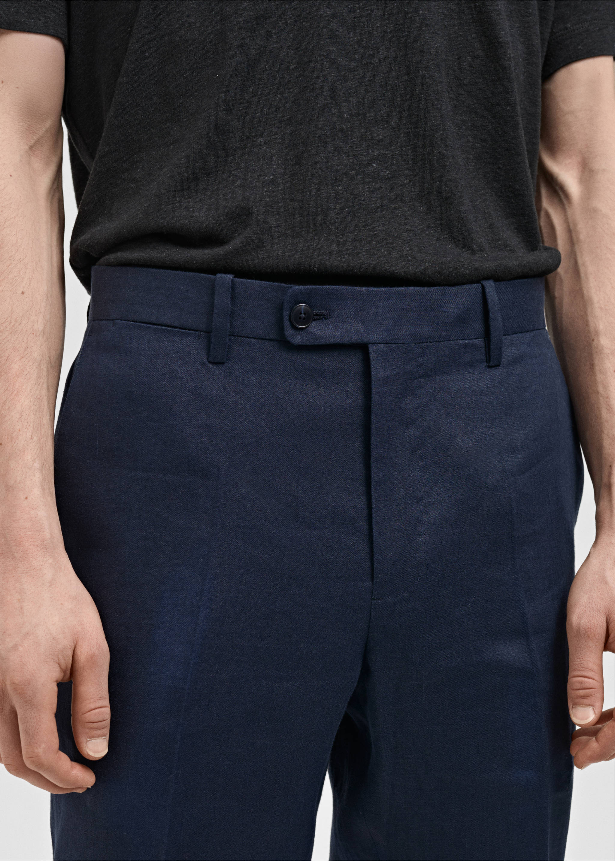 Slim-Fit-Anzughose Amalfi aus 100 % Leinen - Detail des Artikels 1, Dunkles Marineblau. Ref: 87025926-00.