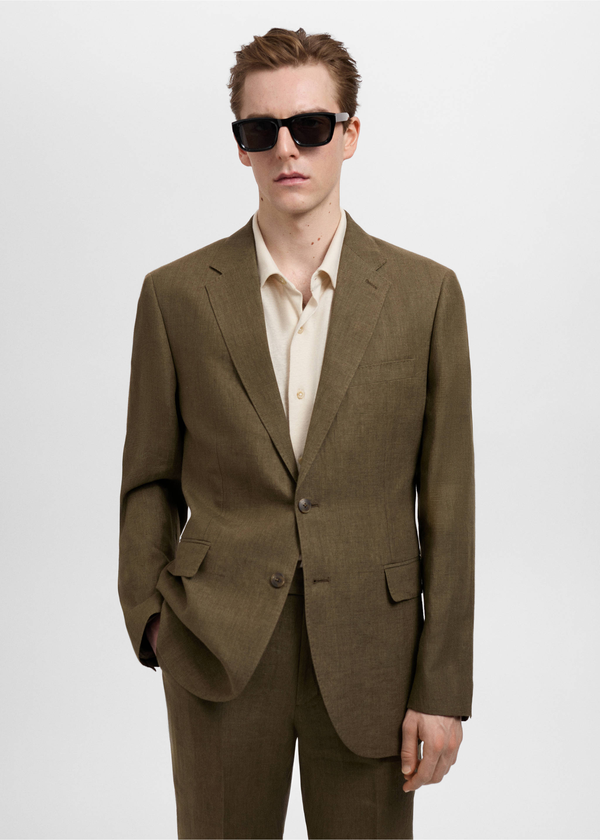 Slim-Fit-Sakko Amalfi aus 100 % Leinen - Mittlere Ansicht, Khaki. Ref: 87025930-00.