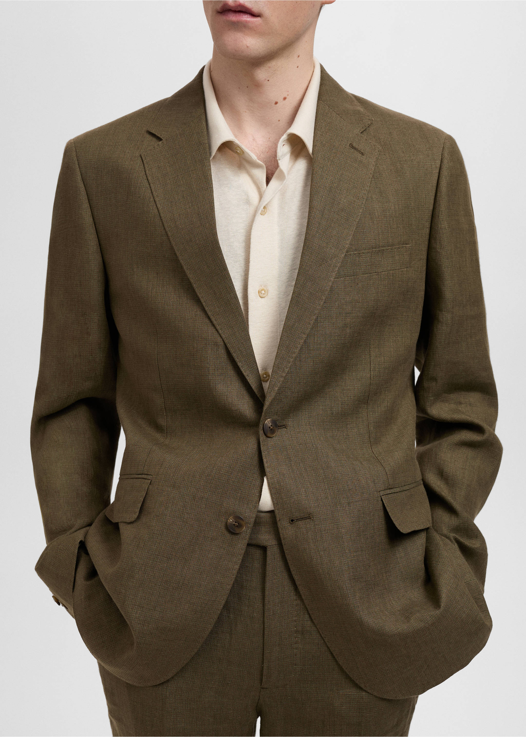 Slim-Fit-Sakko Amalfi aus 100 % Leinen - Detail des Artikels 6, Khaki. Ref: 87025930-00.