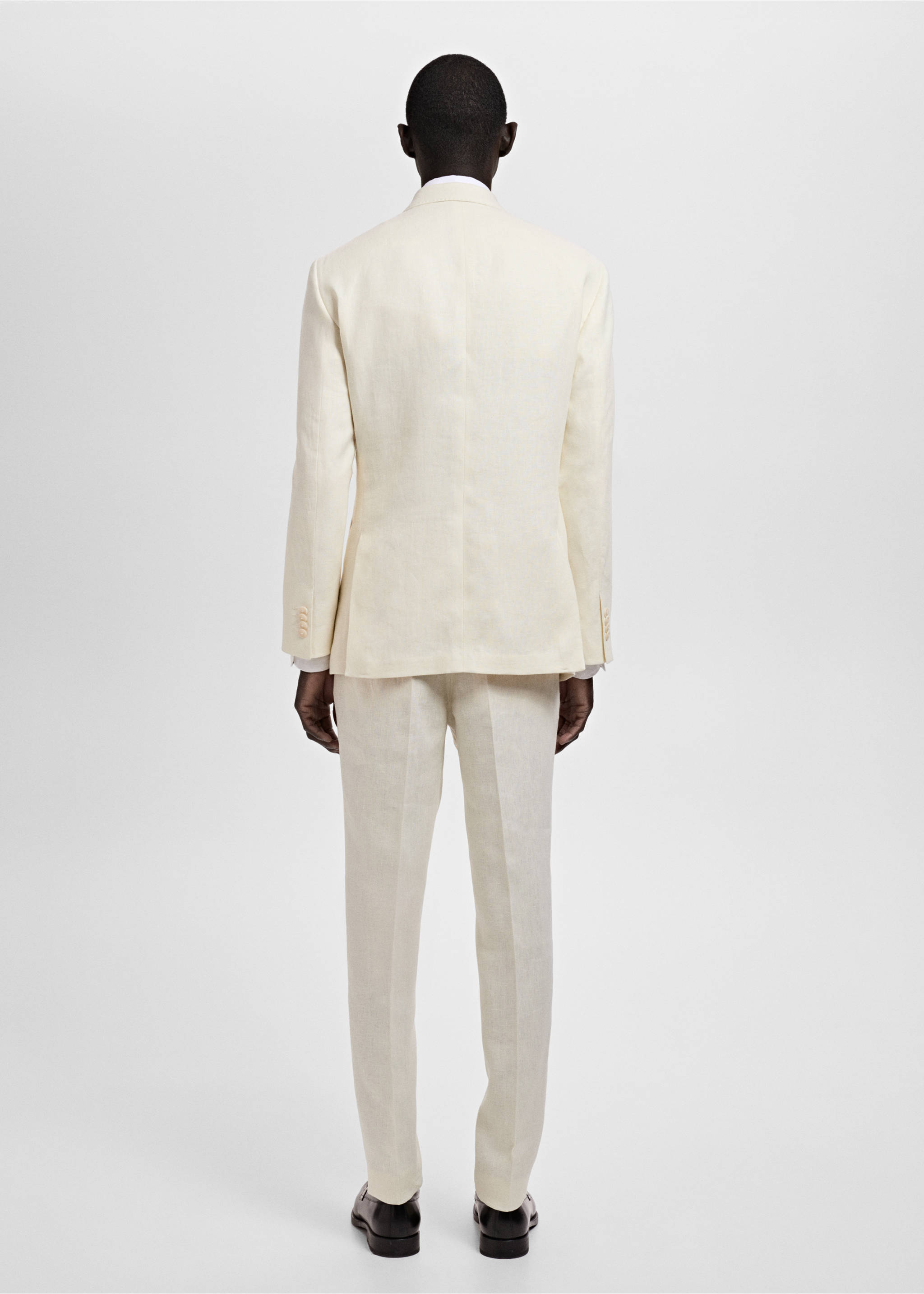 Veste costume croisée Amalfi 100 % lin slim-fit - Verso de l’article, Ivoire. Ref: 87025931-00.