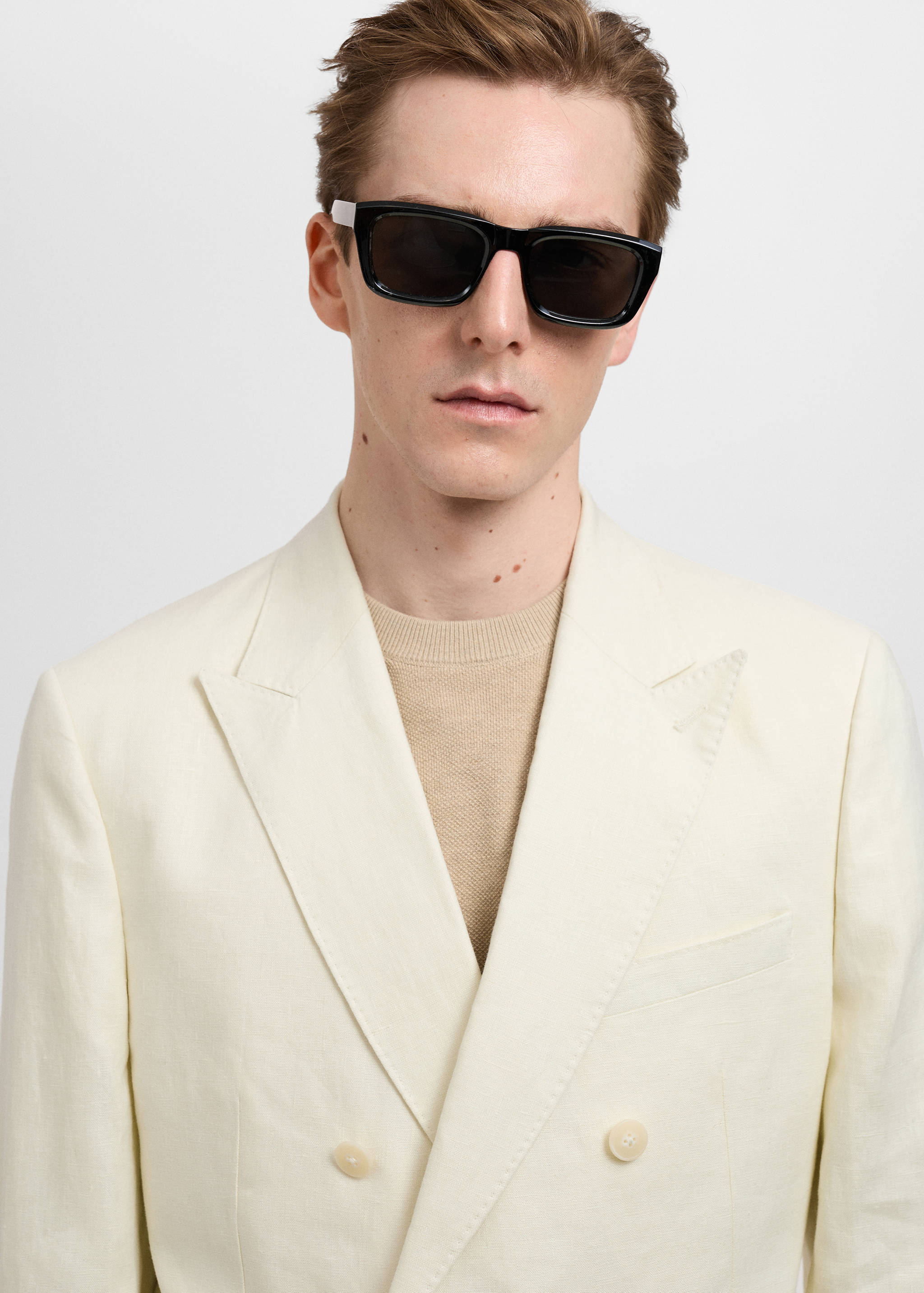 Amalfi 100% linen slim-fit double-breasted suit jacket - Details of the article 1