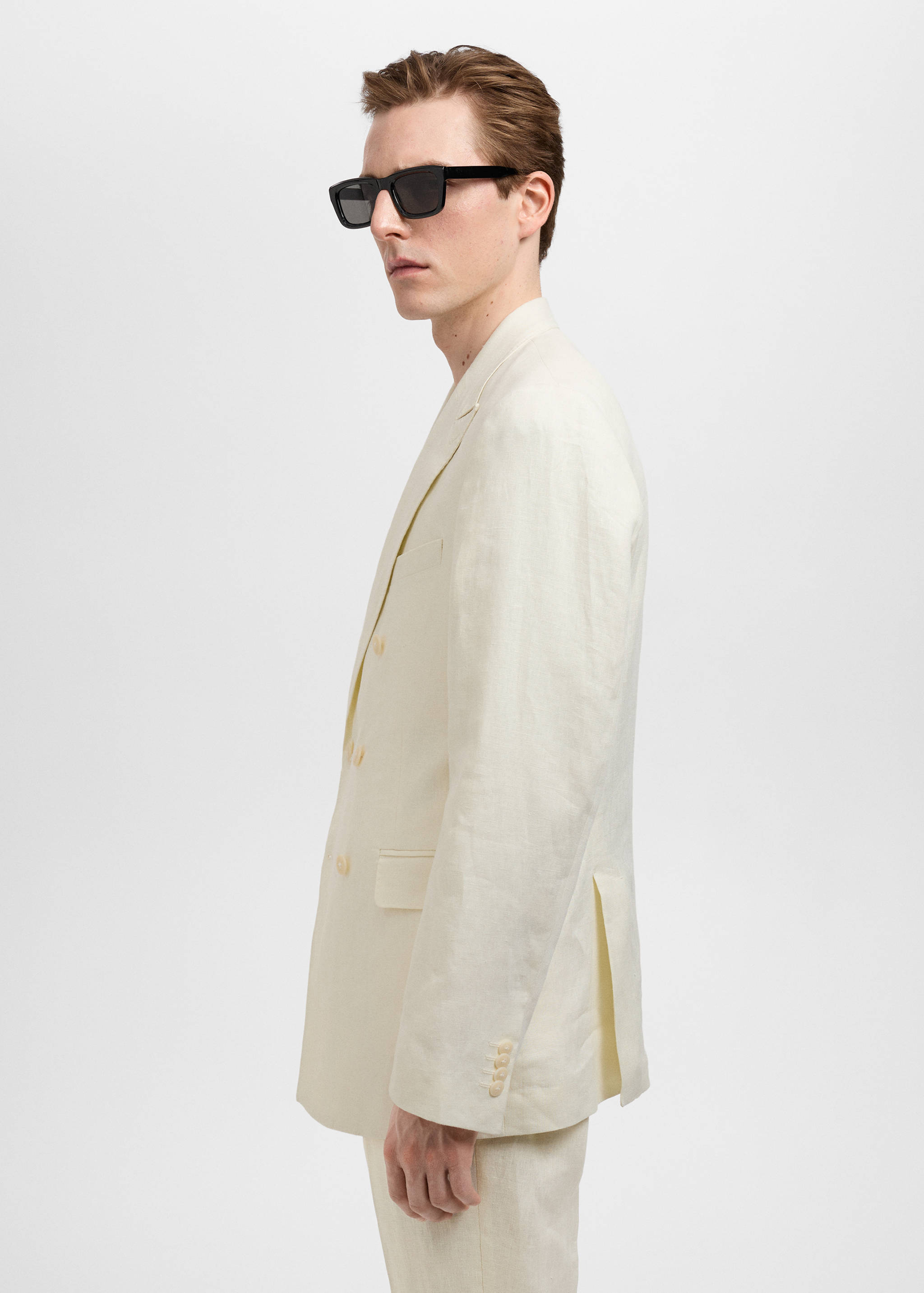 Amalfi 100% linen slim-fit double-breasted suit jacket - Details of the article 2