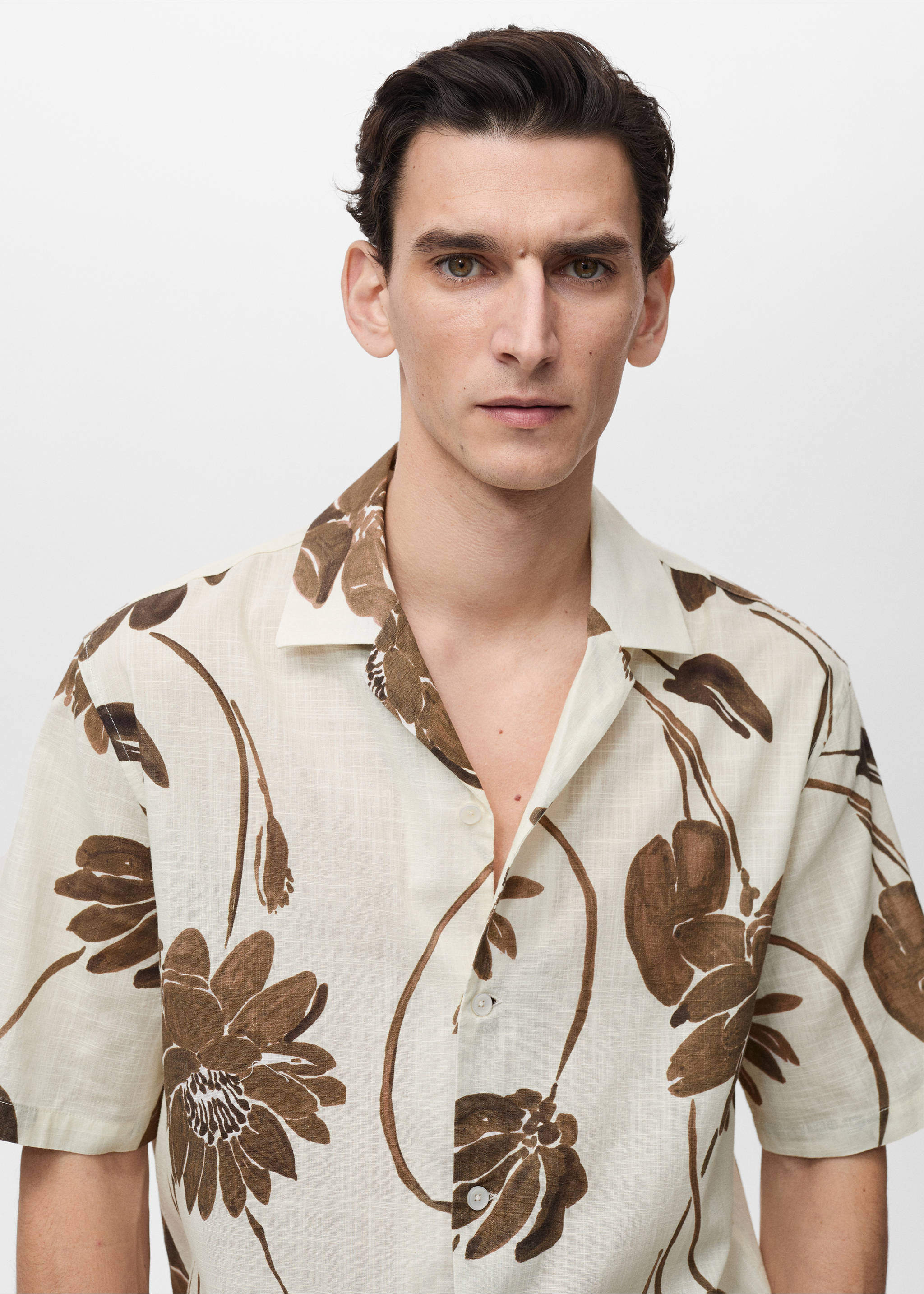 Floral-print shirt with bowling collar - Details of the article 1, Brown. Ref: 87025939-00.
