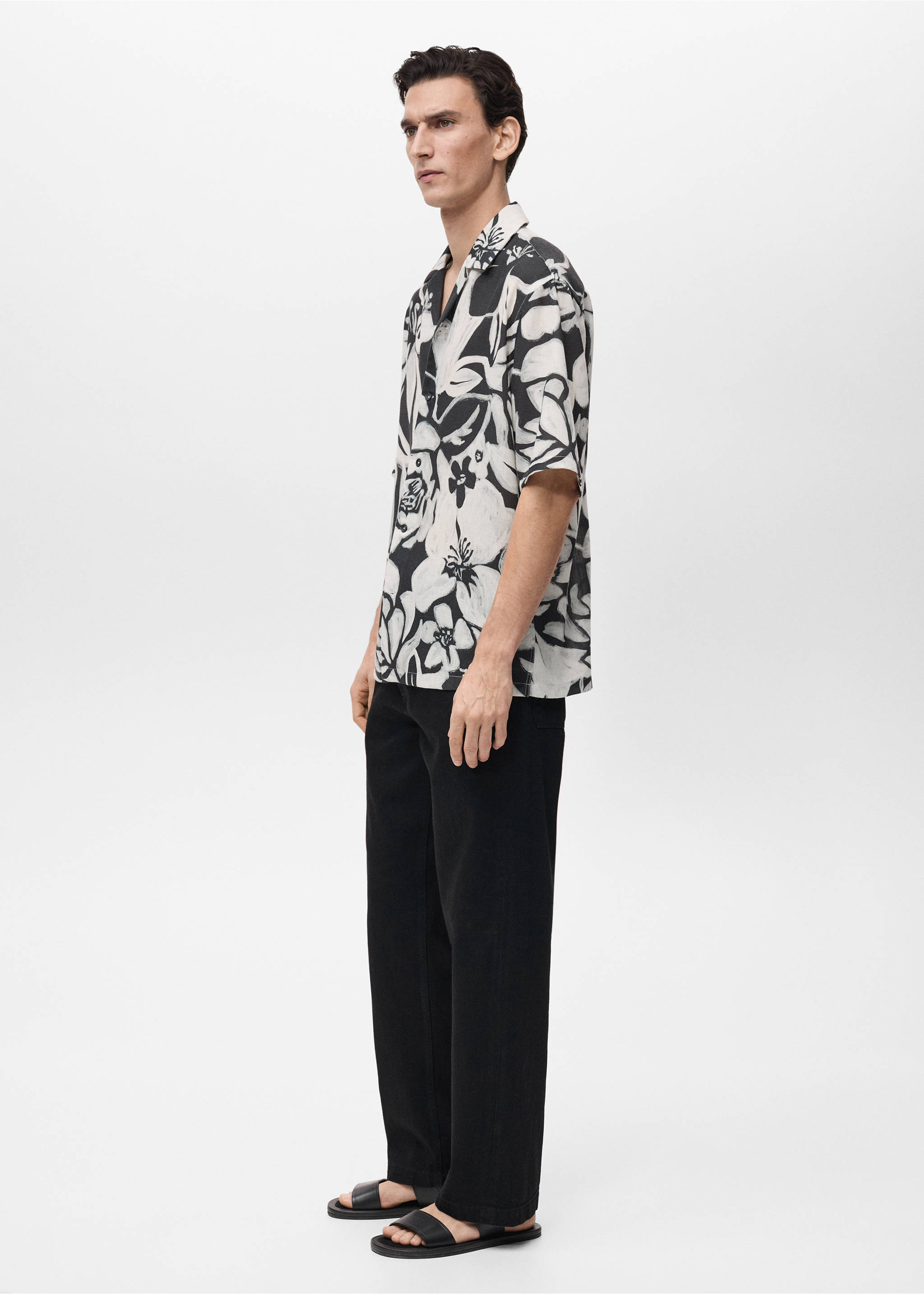 Camisa estampat floral - Detall de l'article 2, Negre. Ref: 87025940-00.
