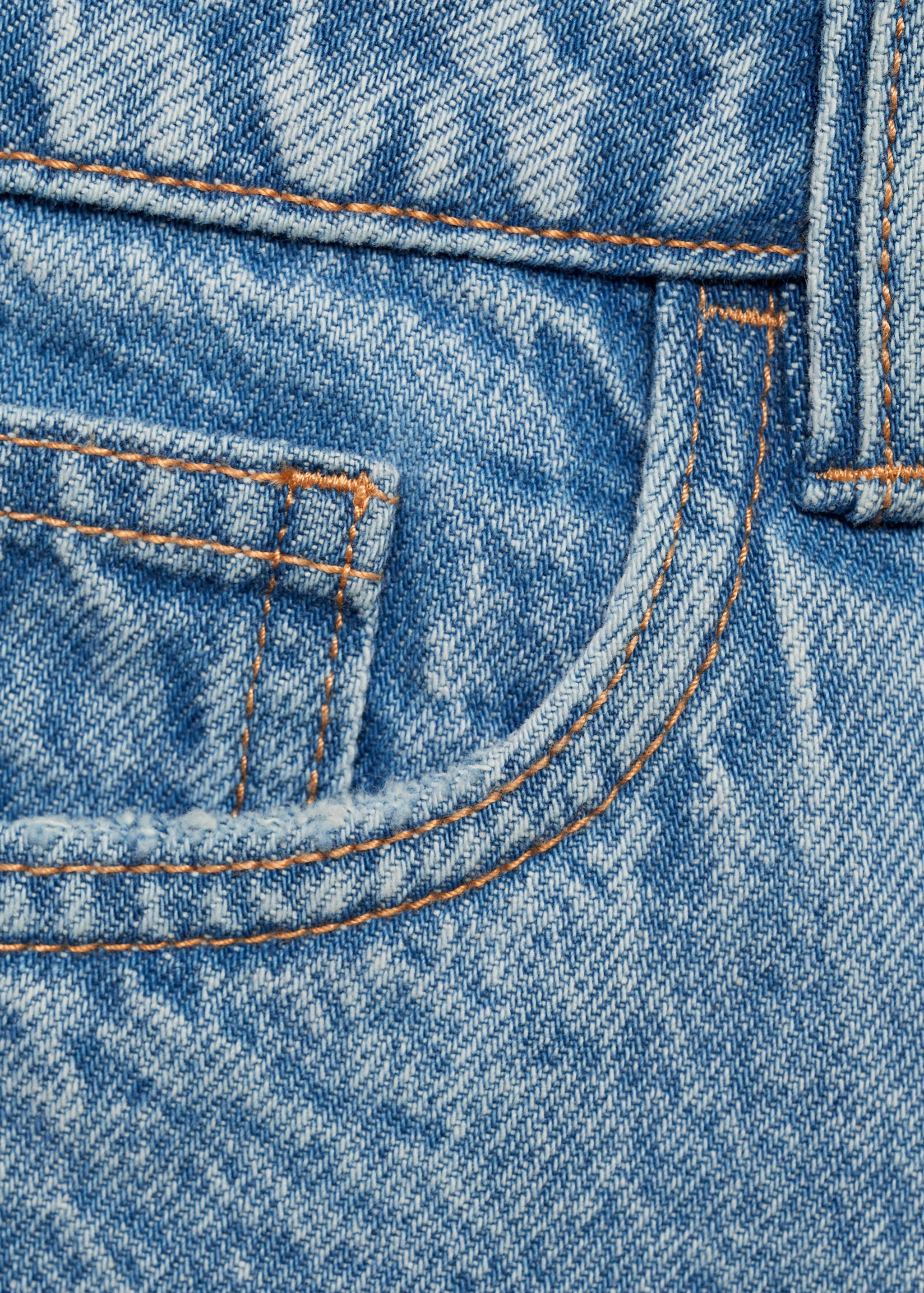 Jeansshorts mit ausgefranstem Saum - Detail des Artikels 8
