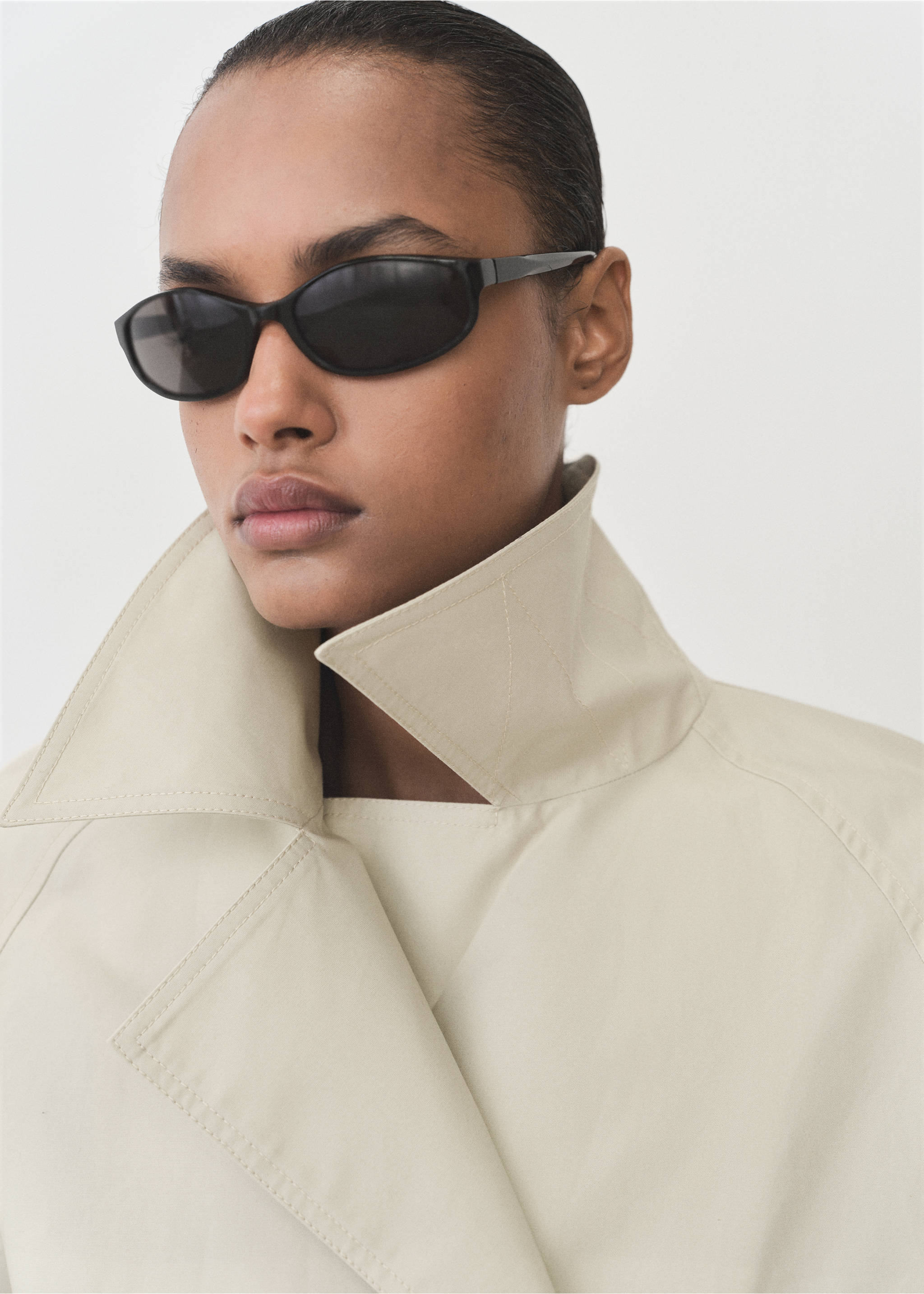 Short double-breasted trench coat - Details of the article 1, Light/Pastel Grey. Ref: 87025949-00.