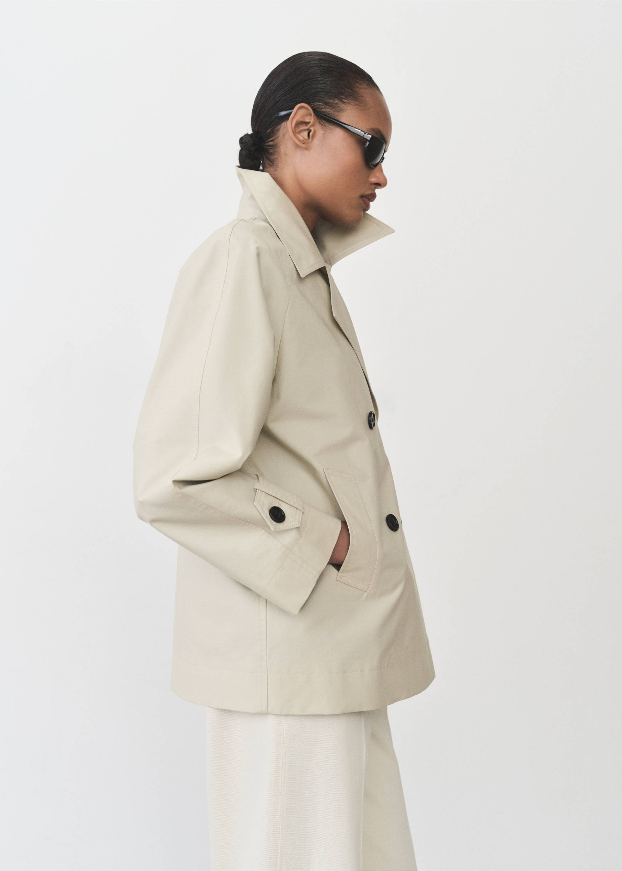 Short double-breasted trench coat - Details of the article 6, Light/Pastel Grey. Ref: 87025949-00.