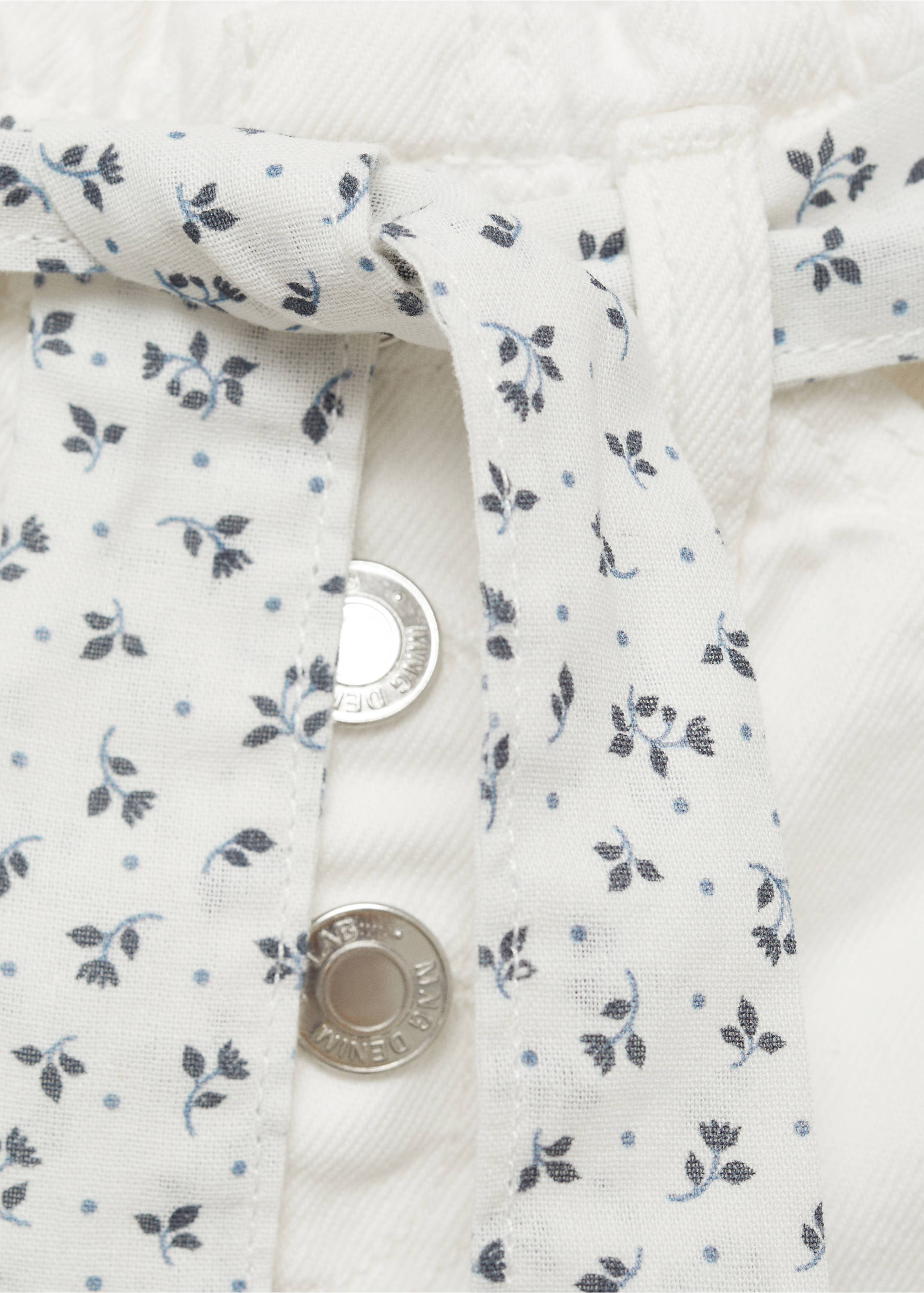 Short en jean ceinture - Détail de l'article 8, Blanc. Ref: 87025955-00.