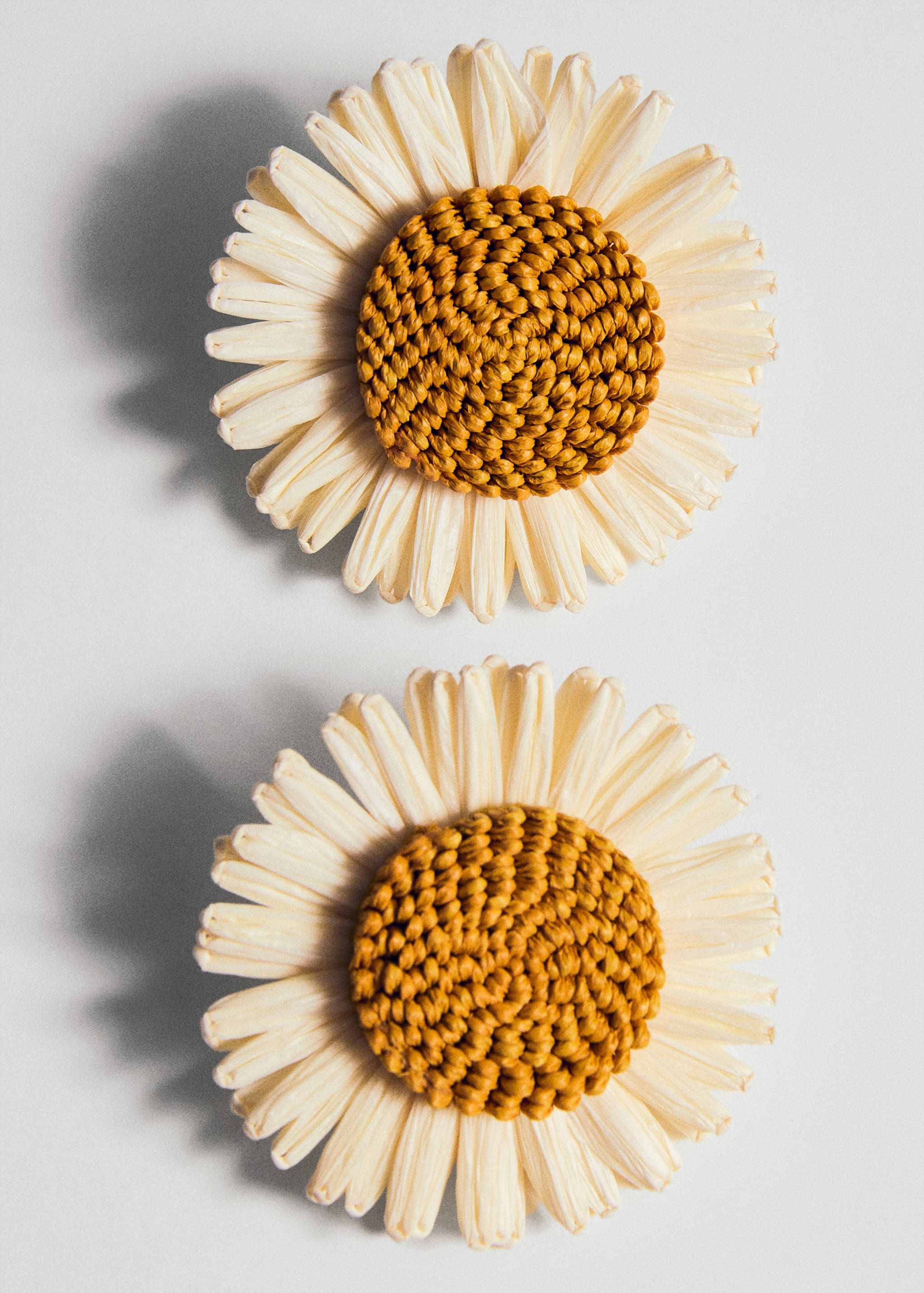 Flowers raffia earrings - Details of the article 5