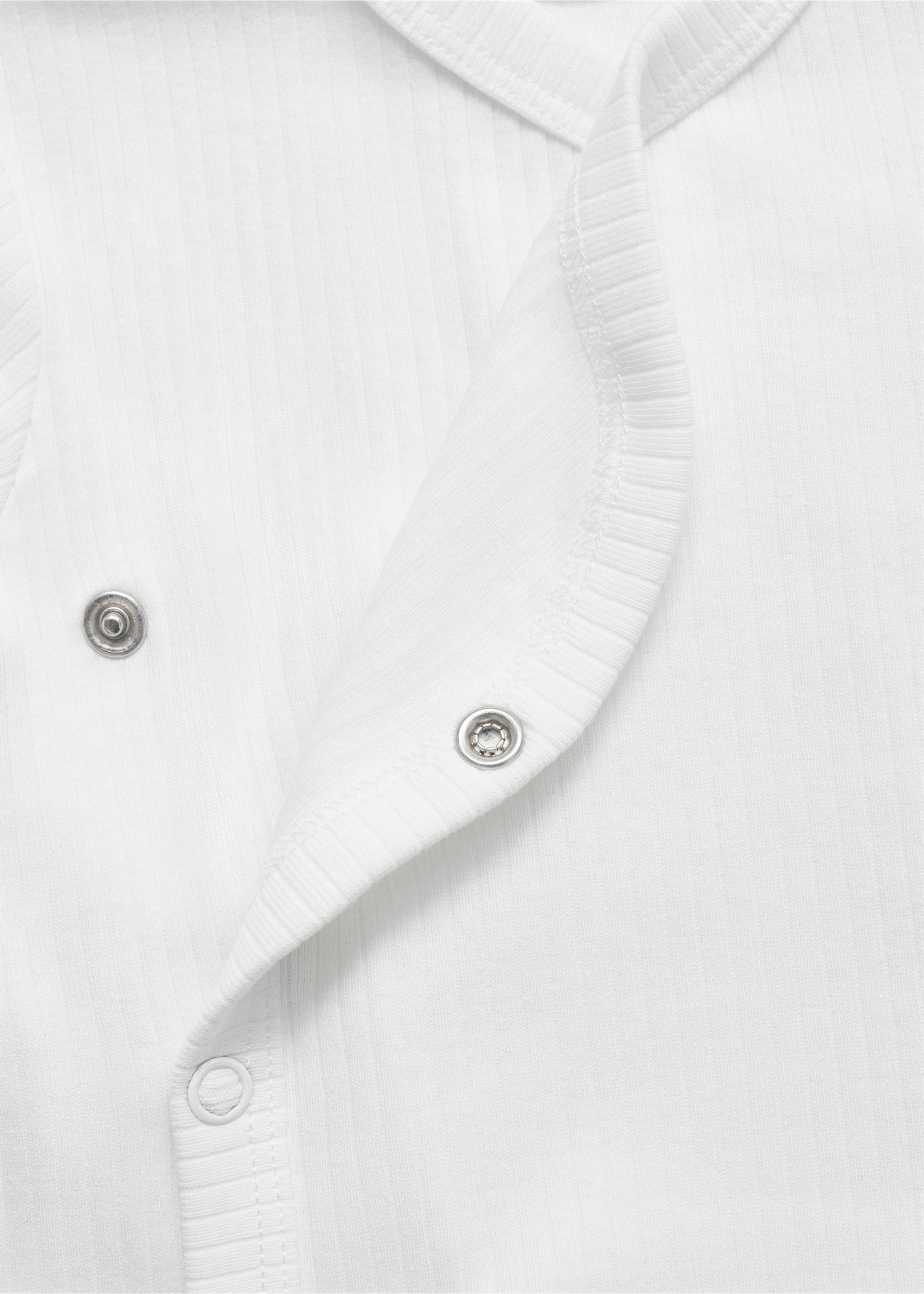 V-neck T-shirt - Details of the article 8, Off White. Ref: 87025973-00.
