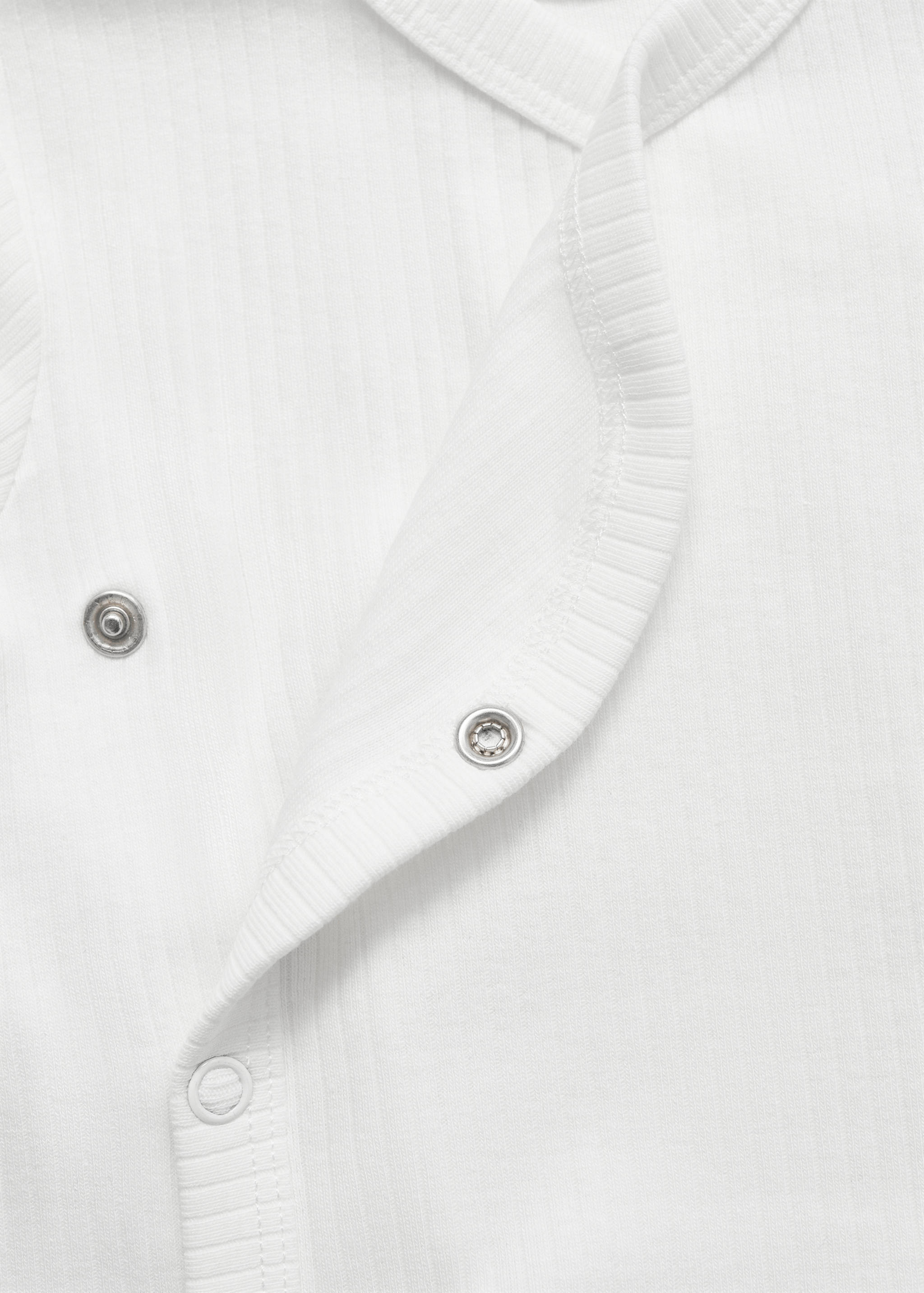V-neck T-shirt - Details of the article 8