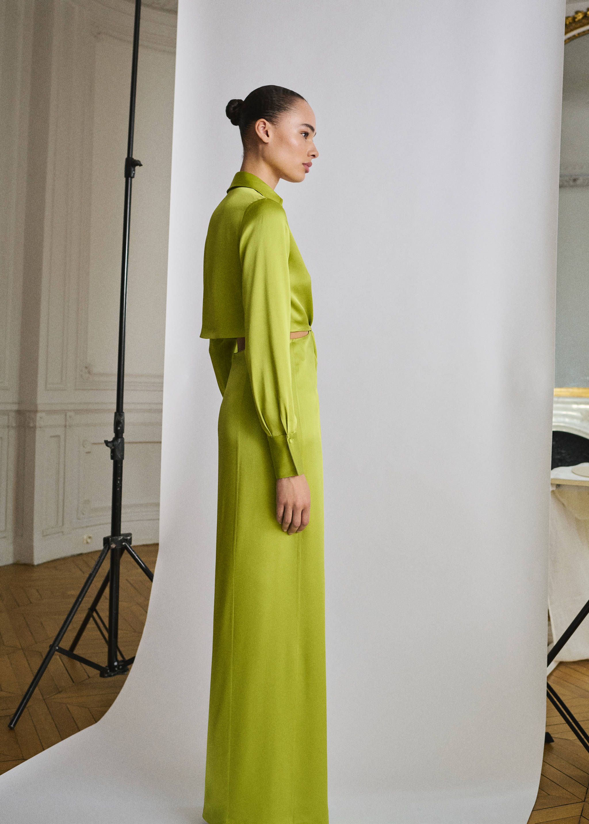 Draped shirt dress with side openings - Reverse of the article