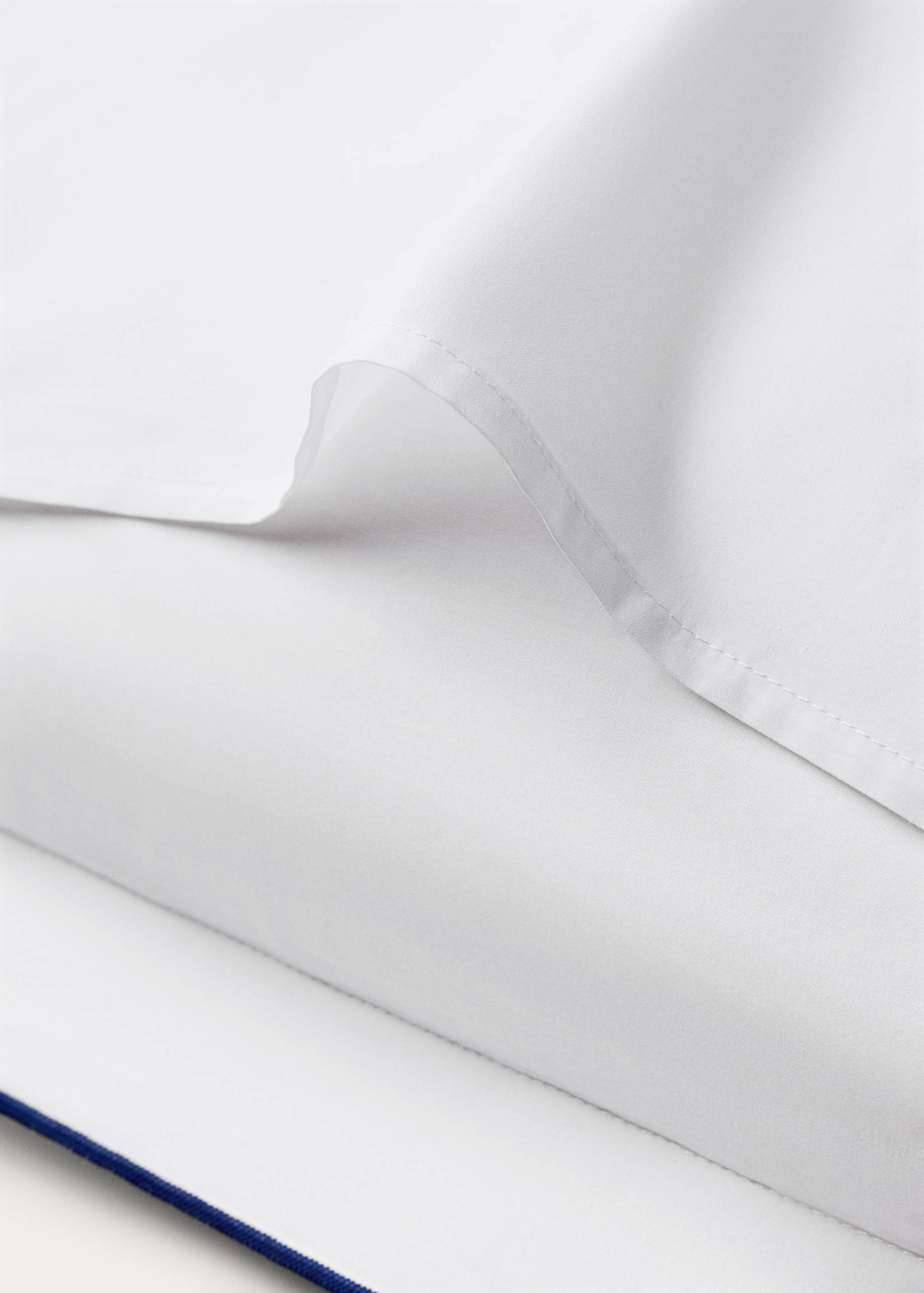 Two cotton percale pillowcases with contrasting overlock 60x60 cm - Details of the article 2