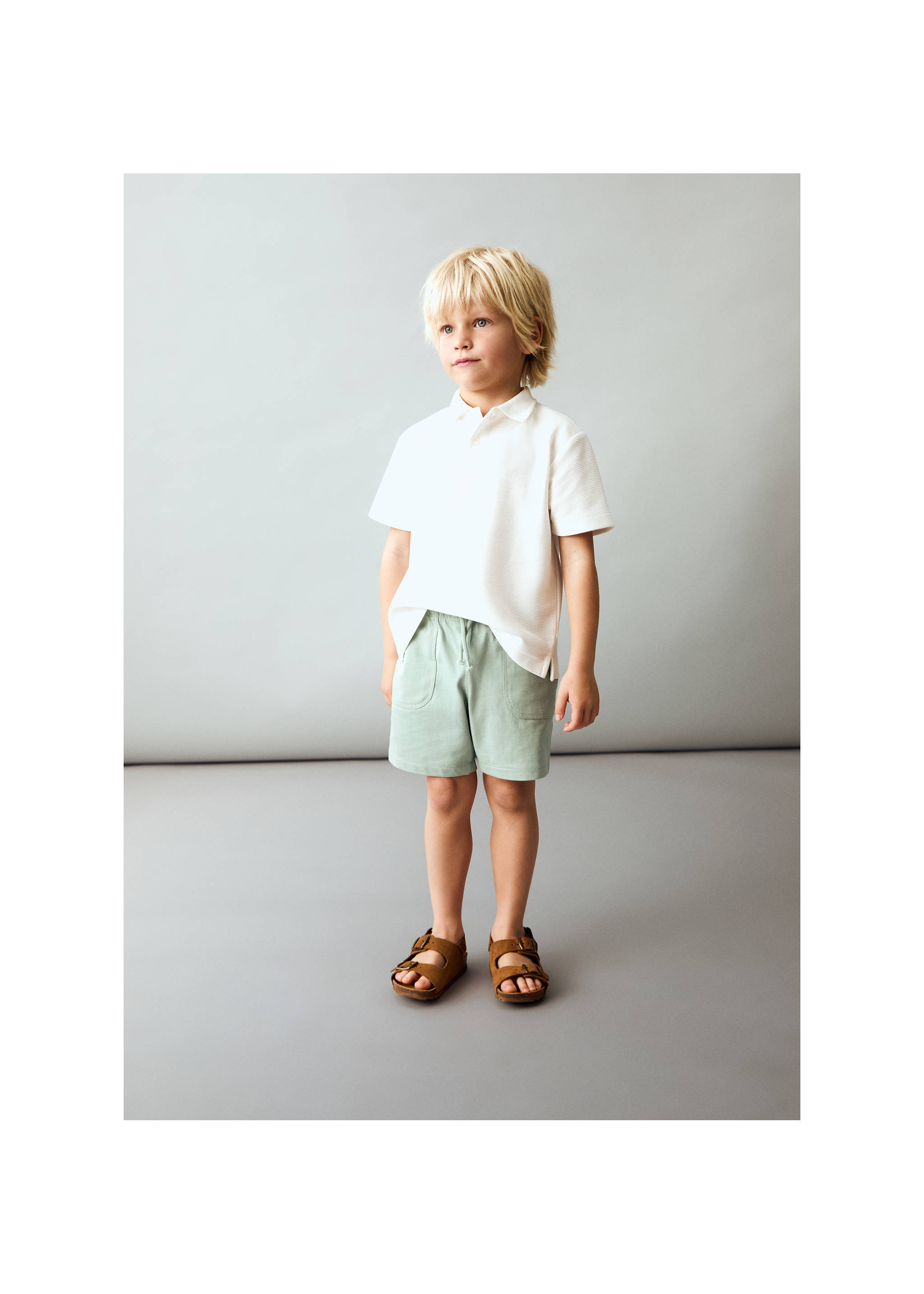 Ledersandalen mit Schnallen - Detail des Artikels 7, Mittelbraun. Ref: 87026344-00.