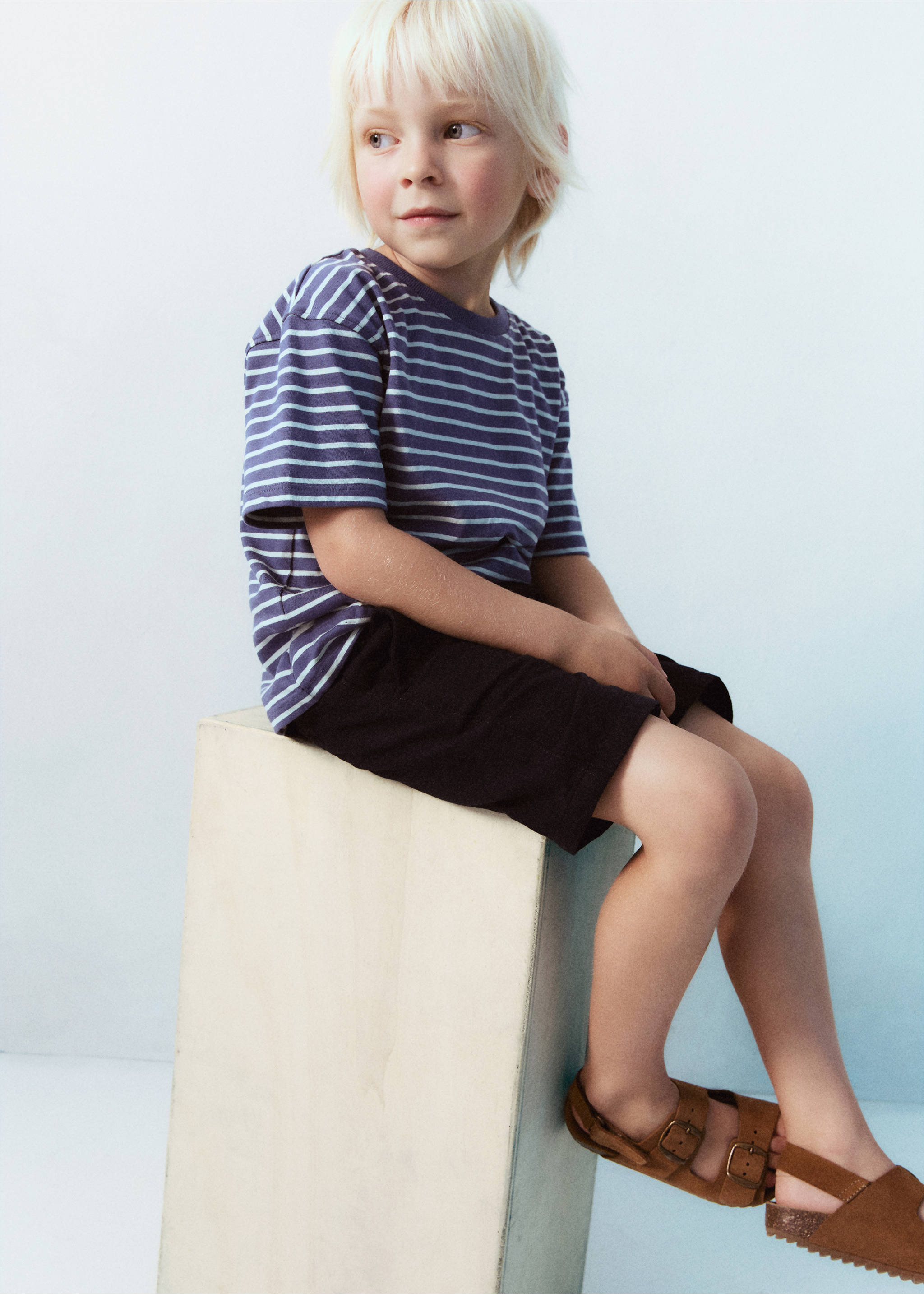 Ledersandalen mit Schnallen - Detail des Artikels 9, Mittelbraun. Ref: 87026344-00.