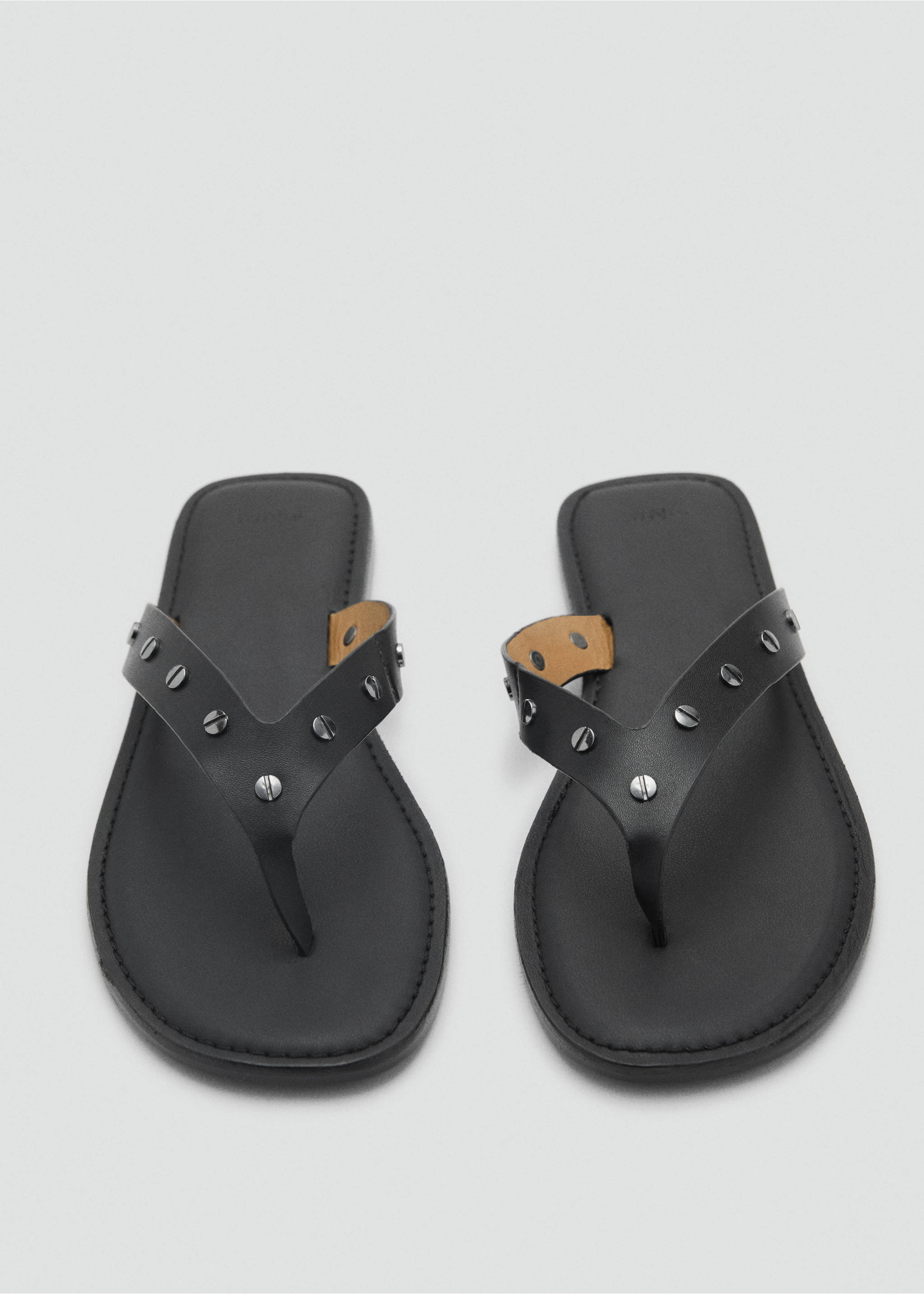 Ledersandalen mit Nietenbesatz - Detail des Artikels 3, Schwarz. Ref: 87026363-00.