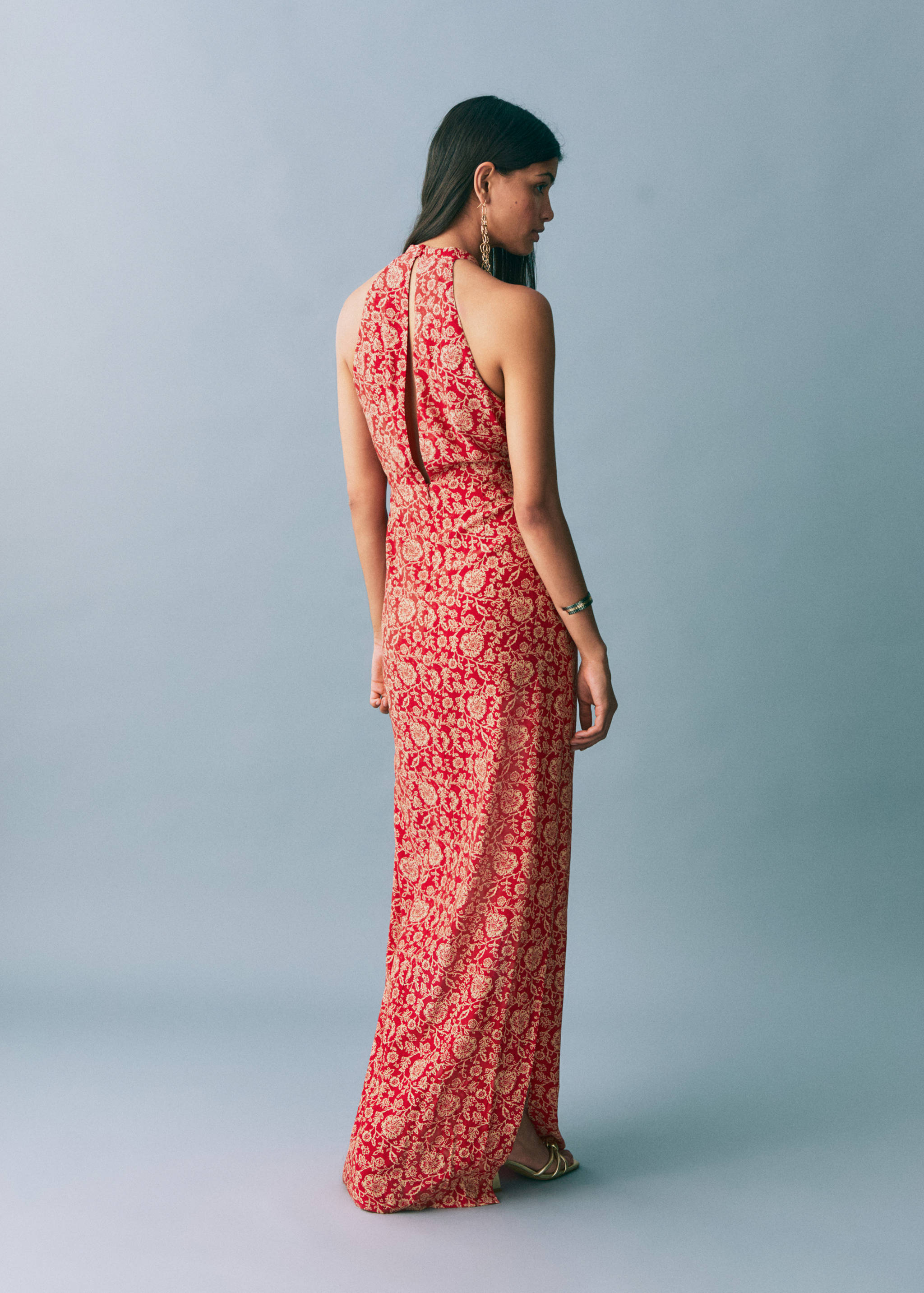 Kleid mit Halfterkragen - Rückseite des Artikels