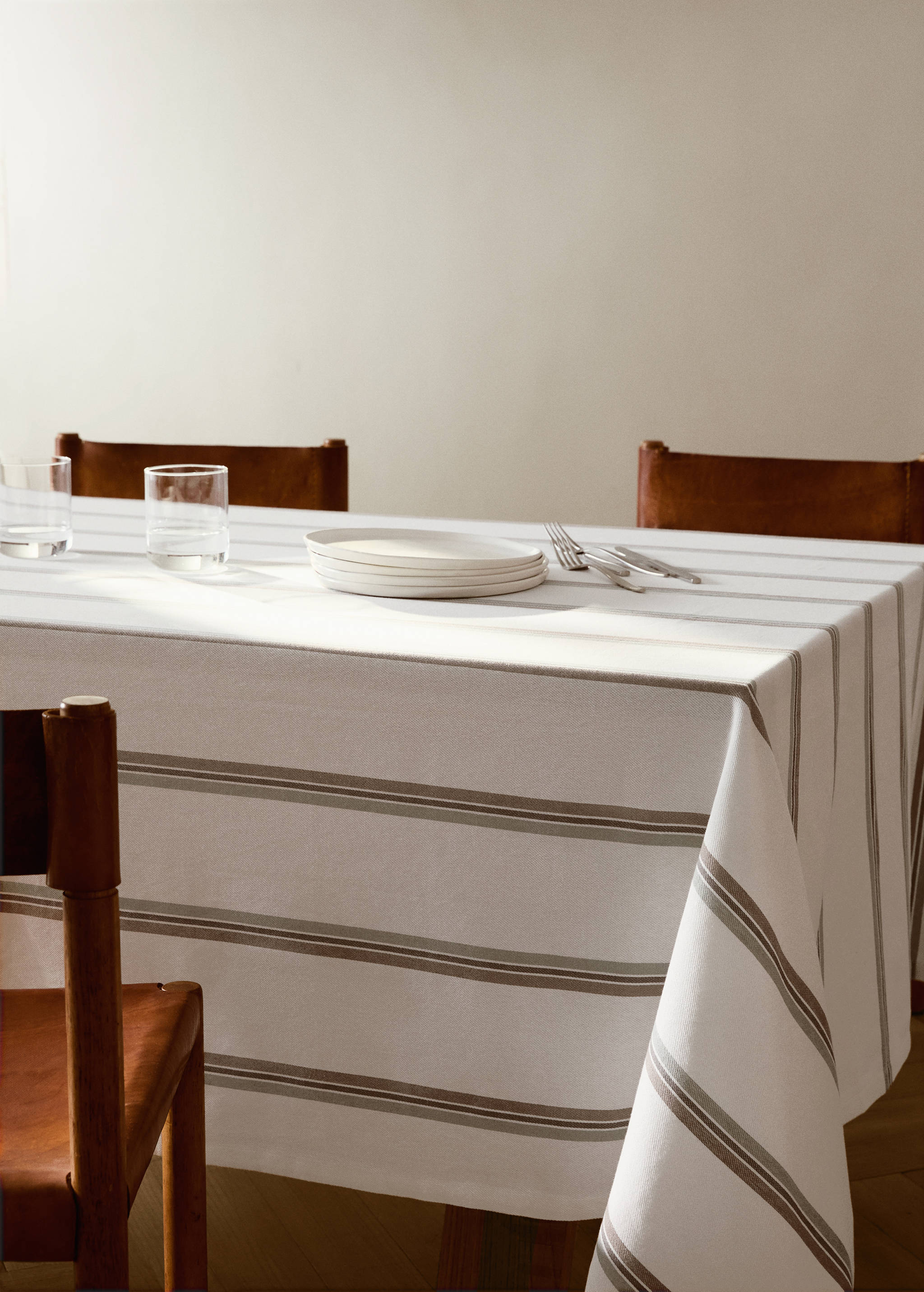 Tischdecke aus garngefärbter Baumwolle mit  Streifen für 2 bis 4 Tischgäste - Allgemeine Ansicht