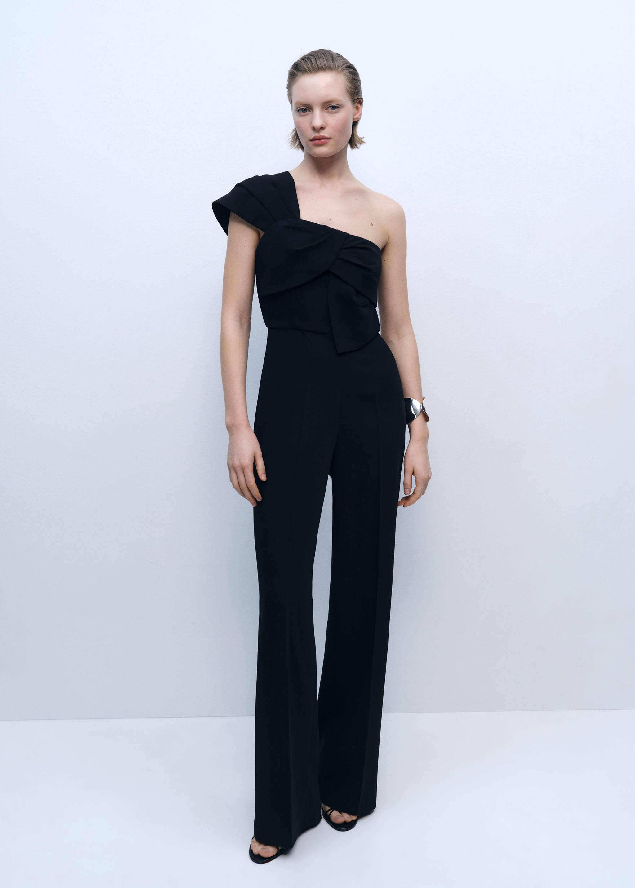 Long jumpsuit with draped neckline - General plane