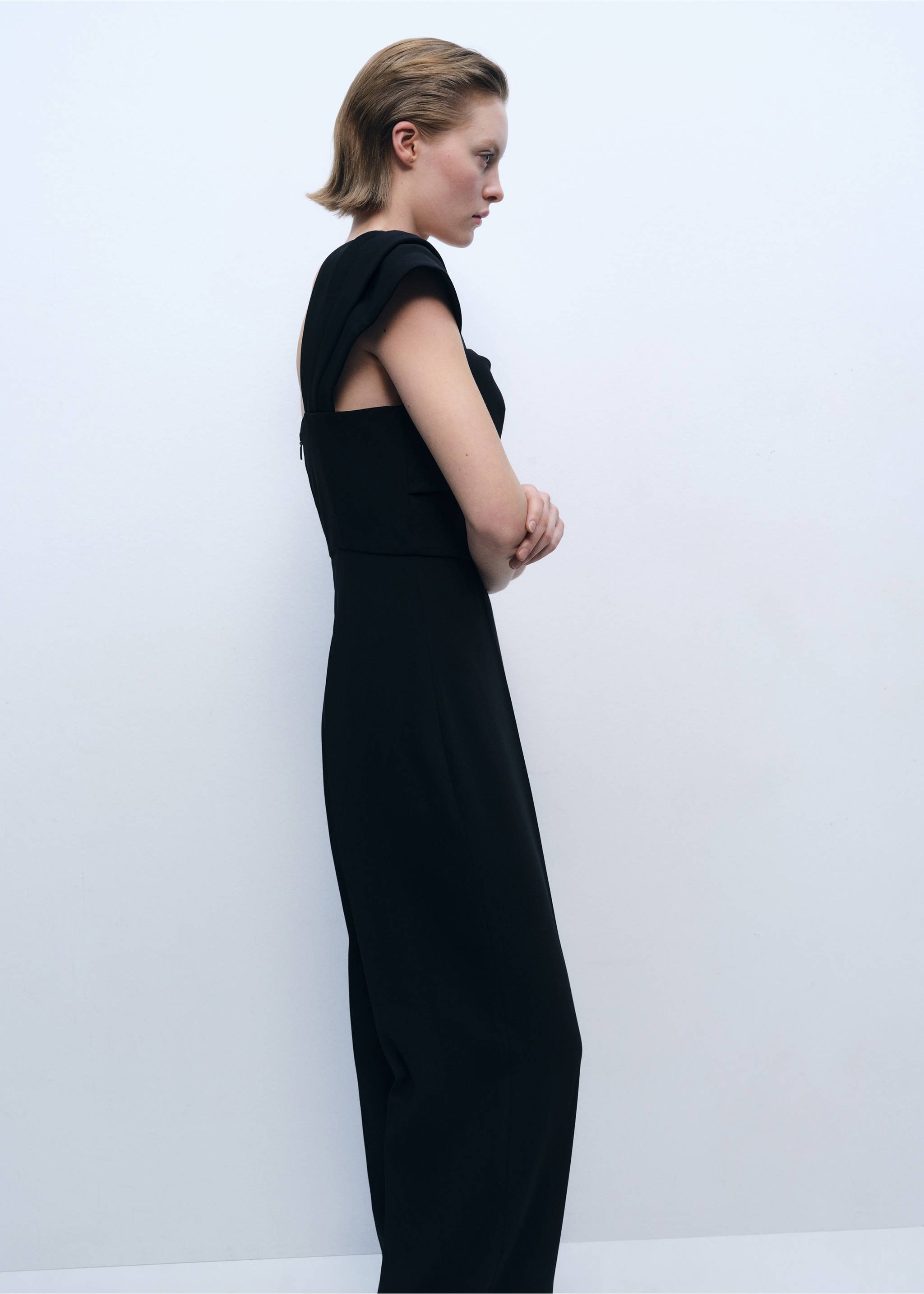 Long jumpsuit with draped neckline - Details of the article 2, Black. Ref: 87026373-00.
