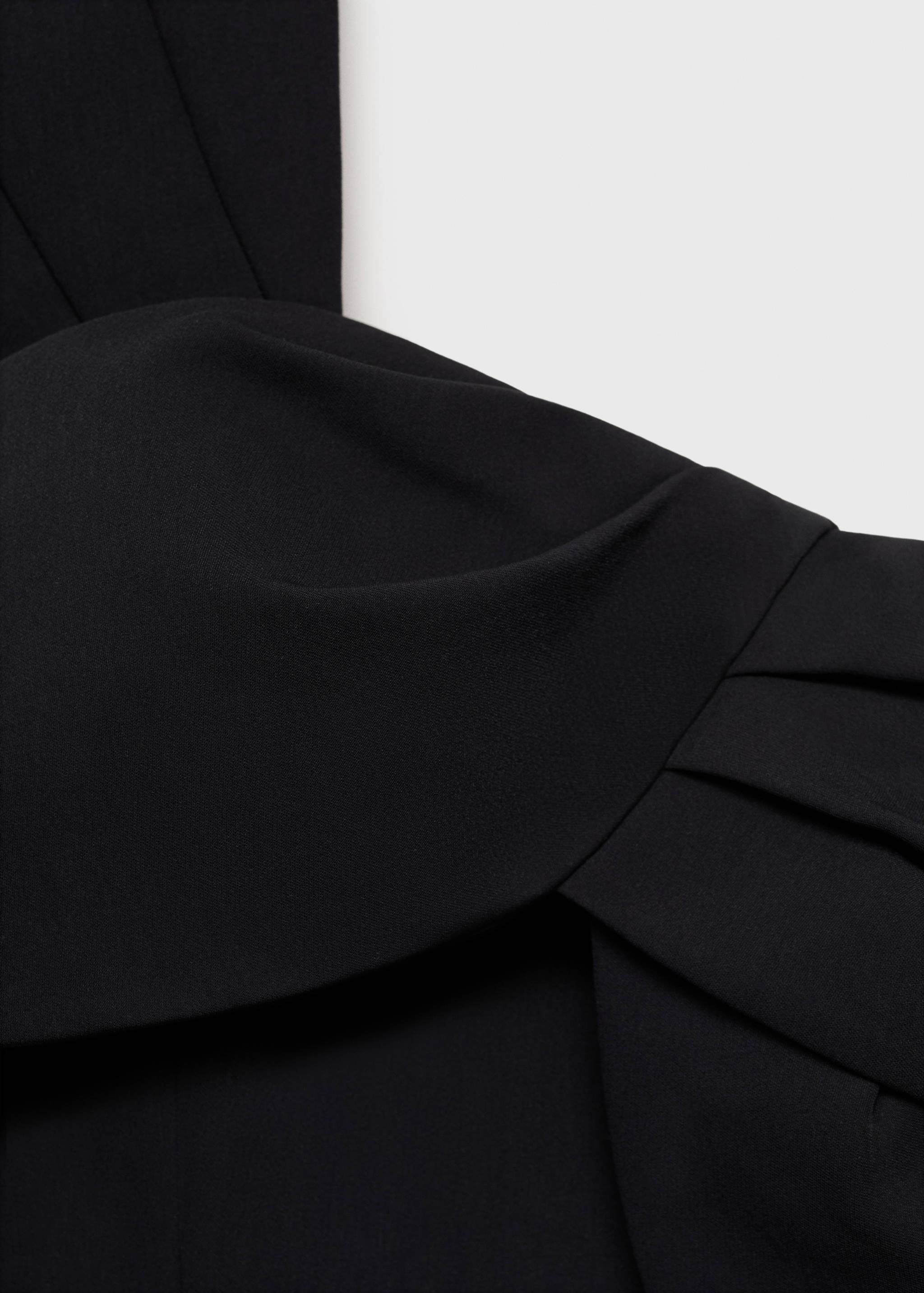 Long jumpsuit with draped neckline - Details of the article 8