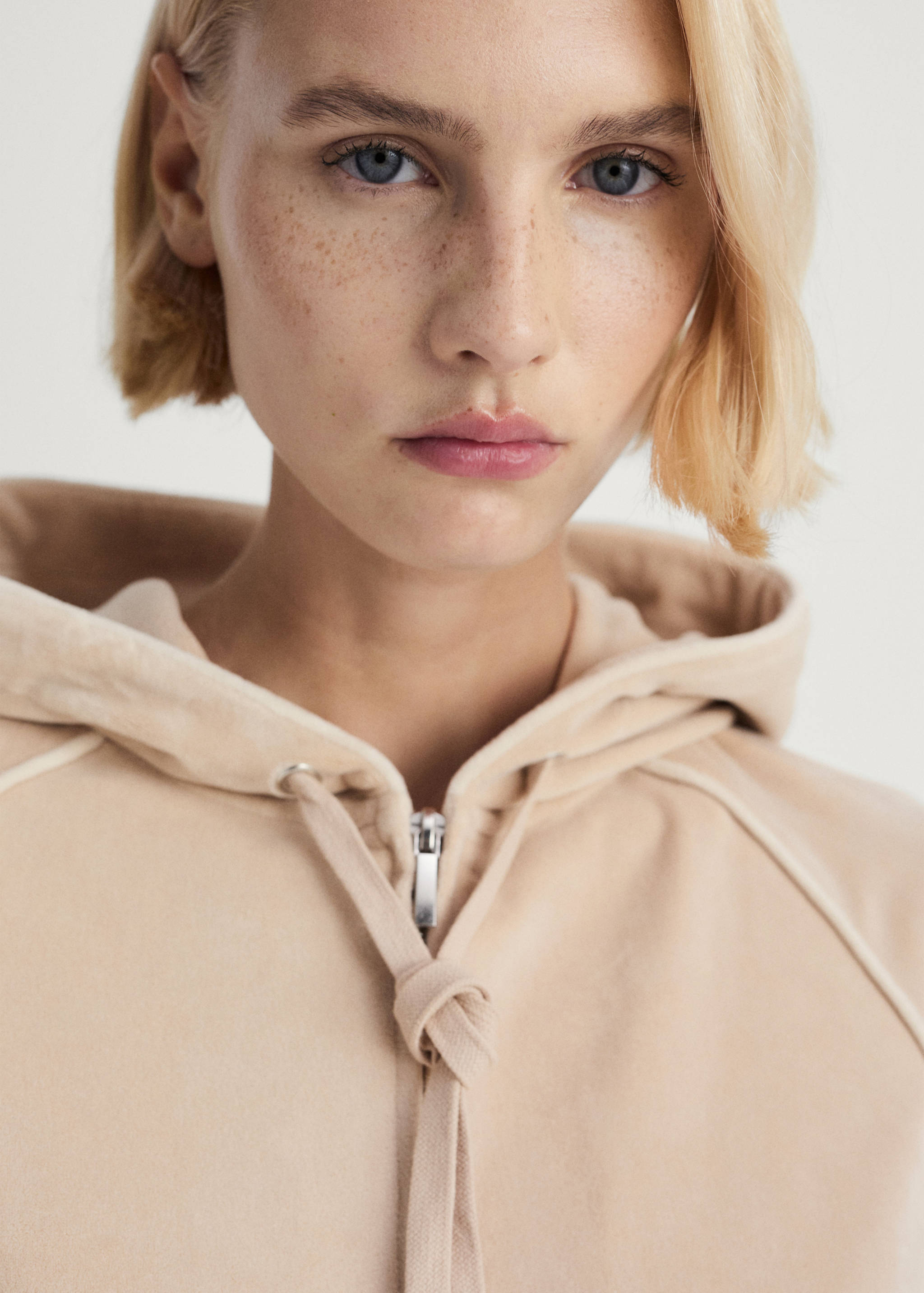 Velour sweatshirt with soft touch - Details of the article 1