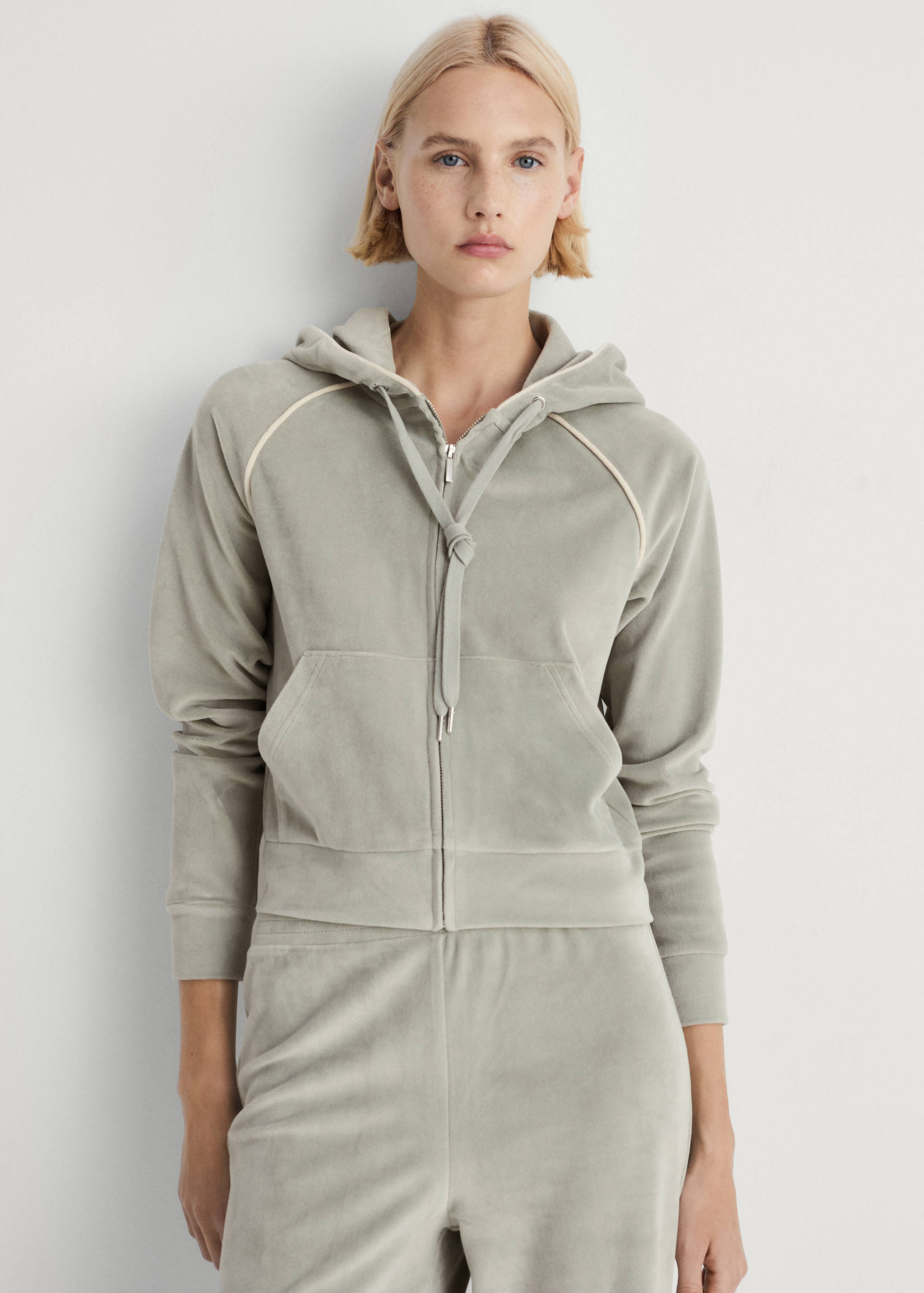 Velour sweatshirt with soft touch - Medium plane