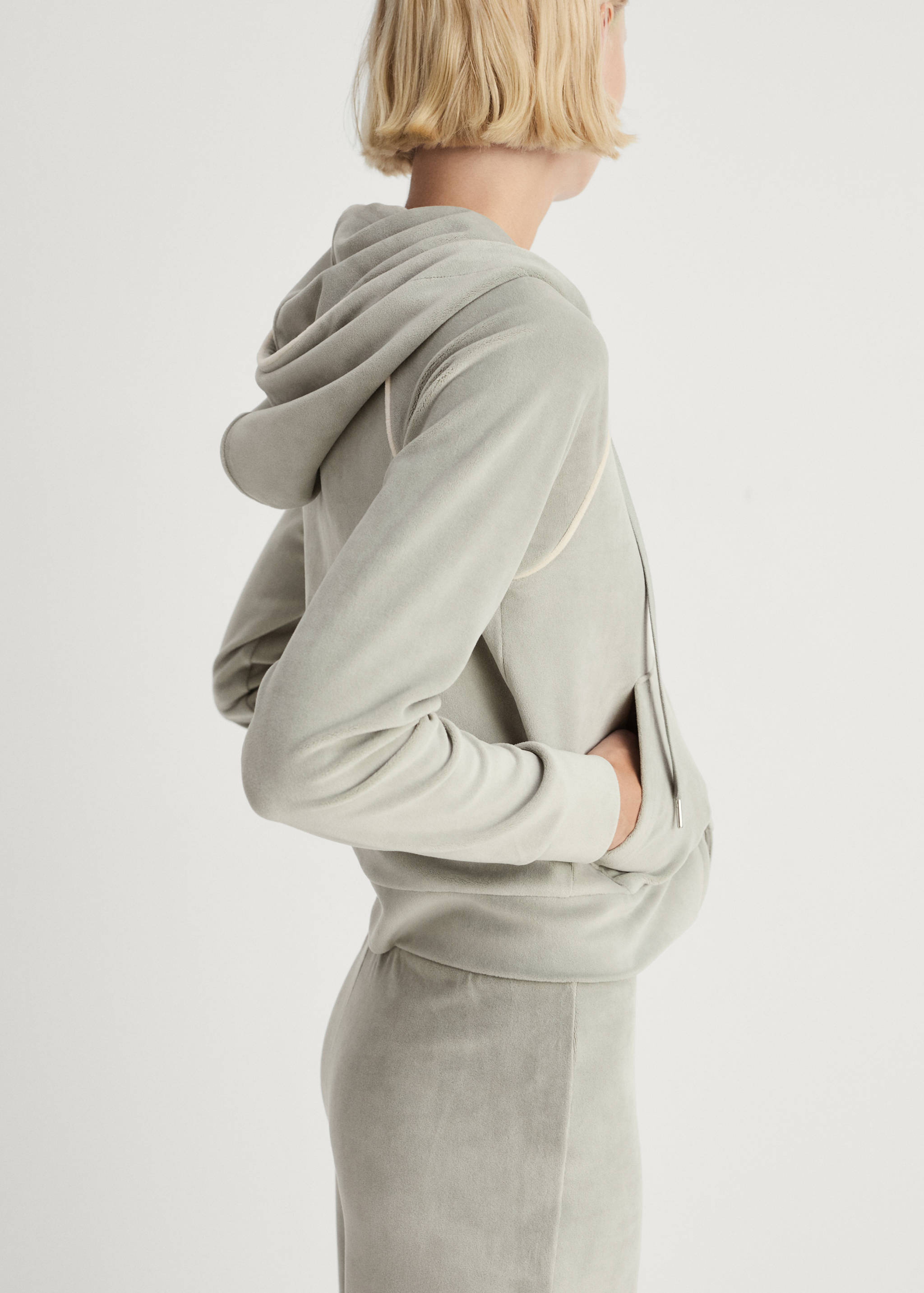 Velour sweatshirt with soft touch - Details of the article 2