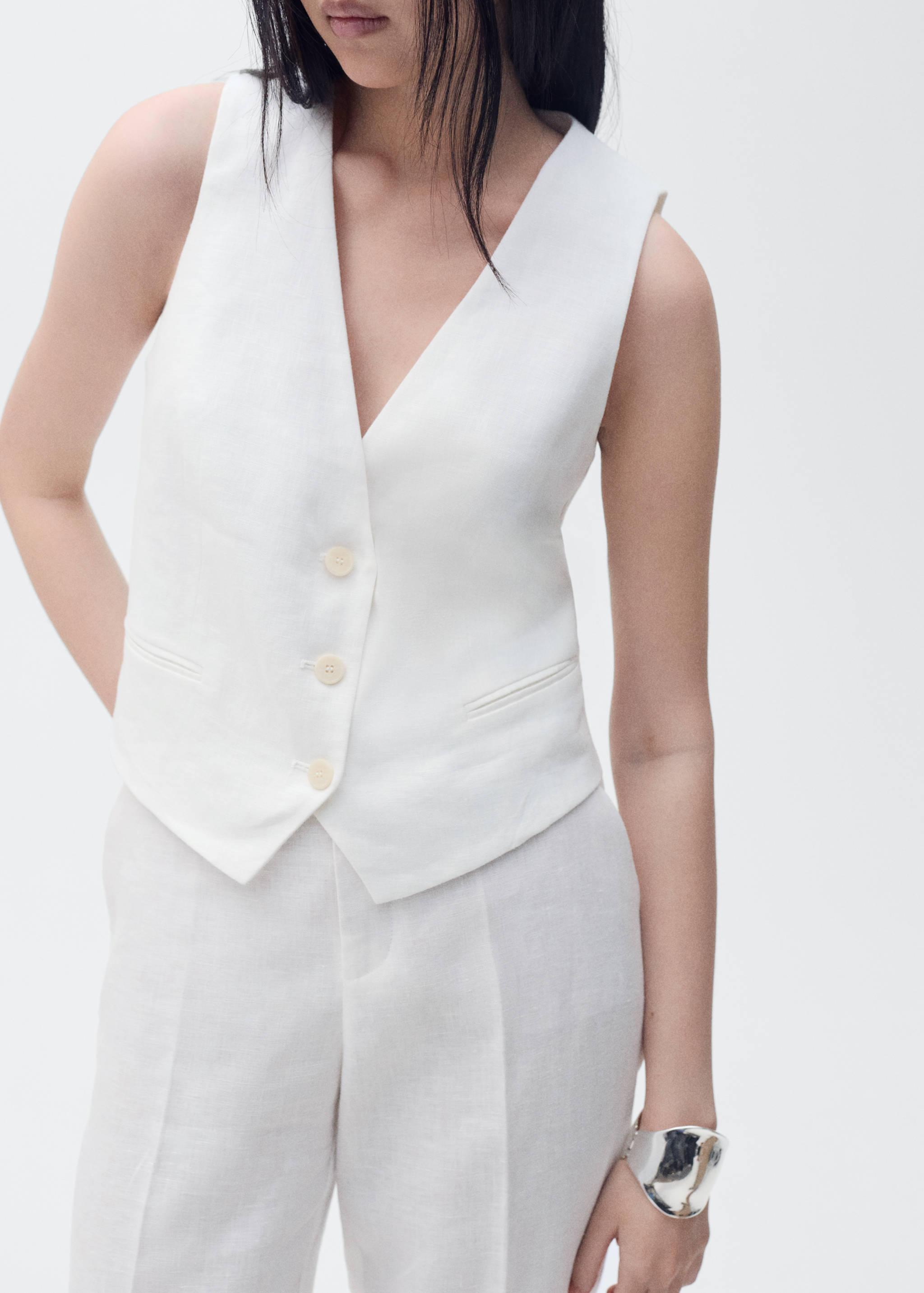 Linen suit waistcoat - Details of the article 3