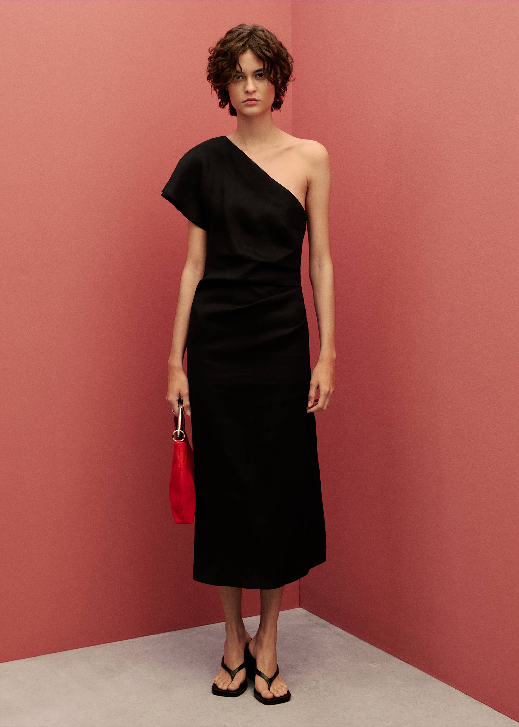 Asymmetrical linen dress - General plane, Black. Ref: 87027165-00.