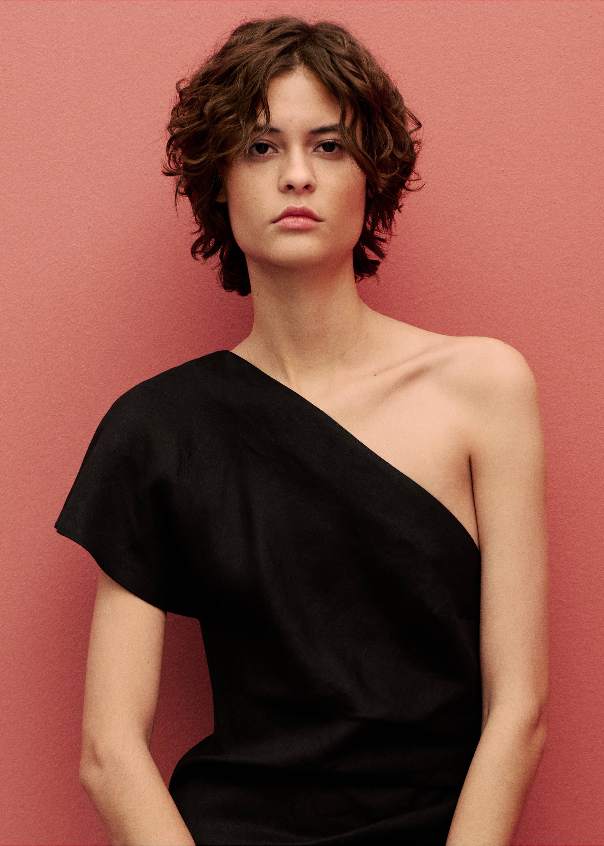 Asymmetrical linen dress - Medium plane, Black. Ref: 87027165-00.