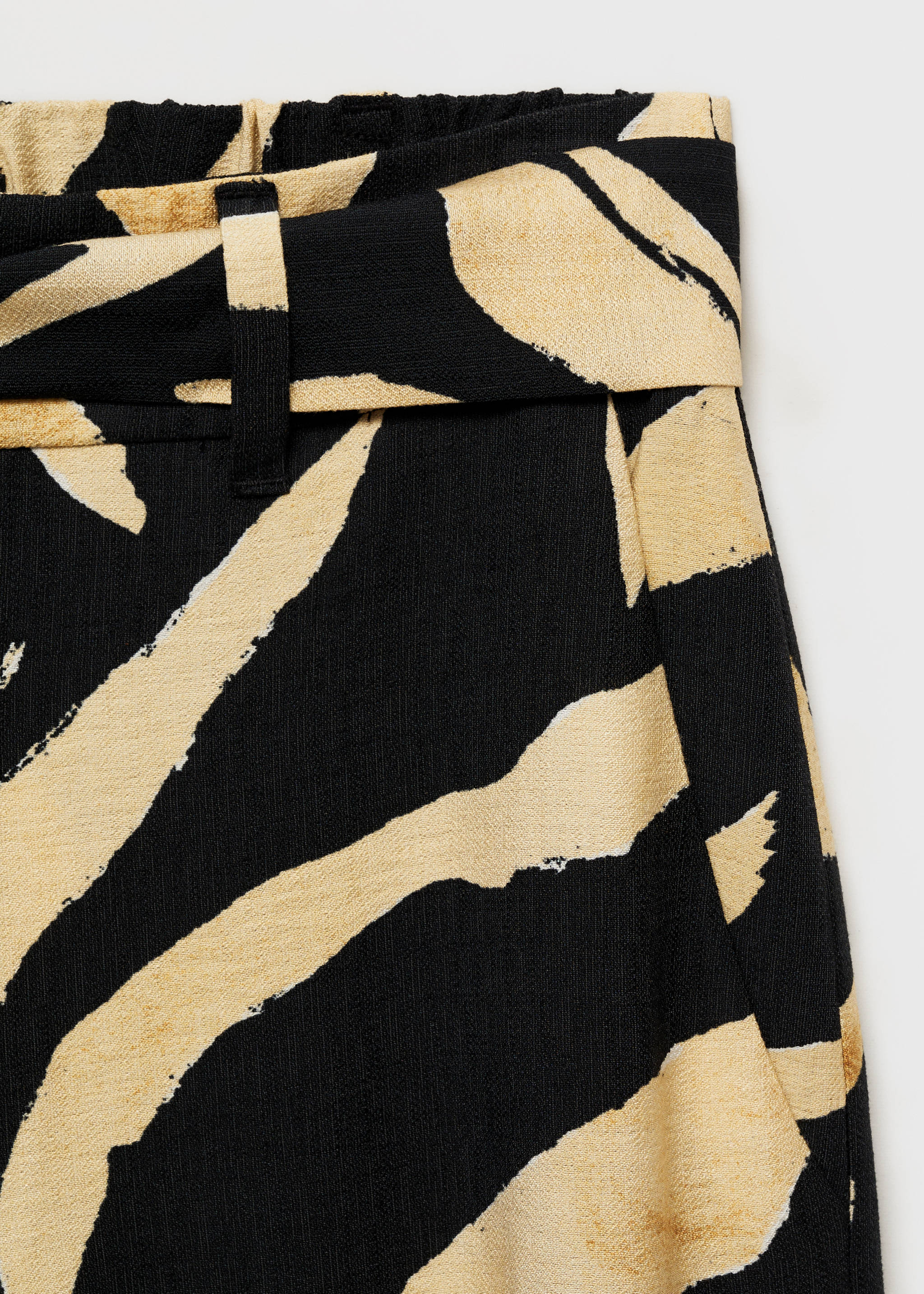 Printed straight-fit trousers with belt - Details of the article 8