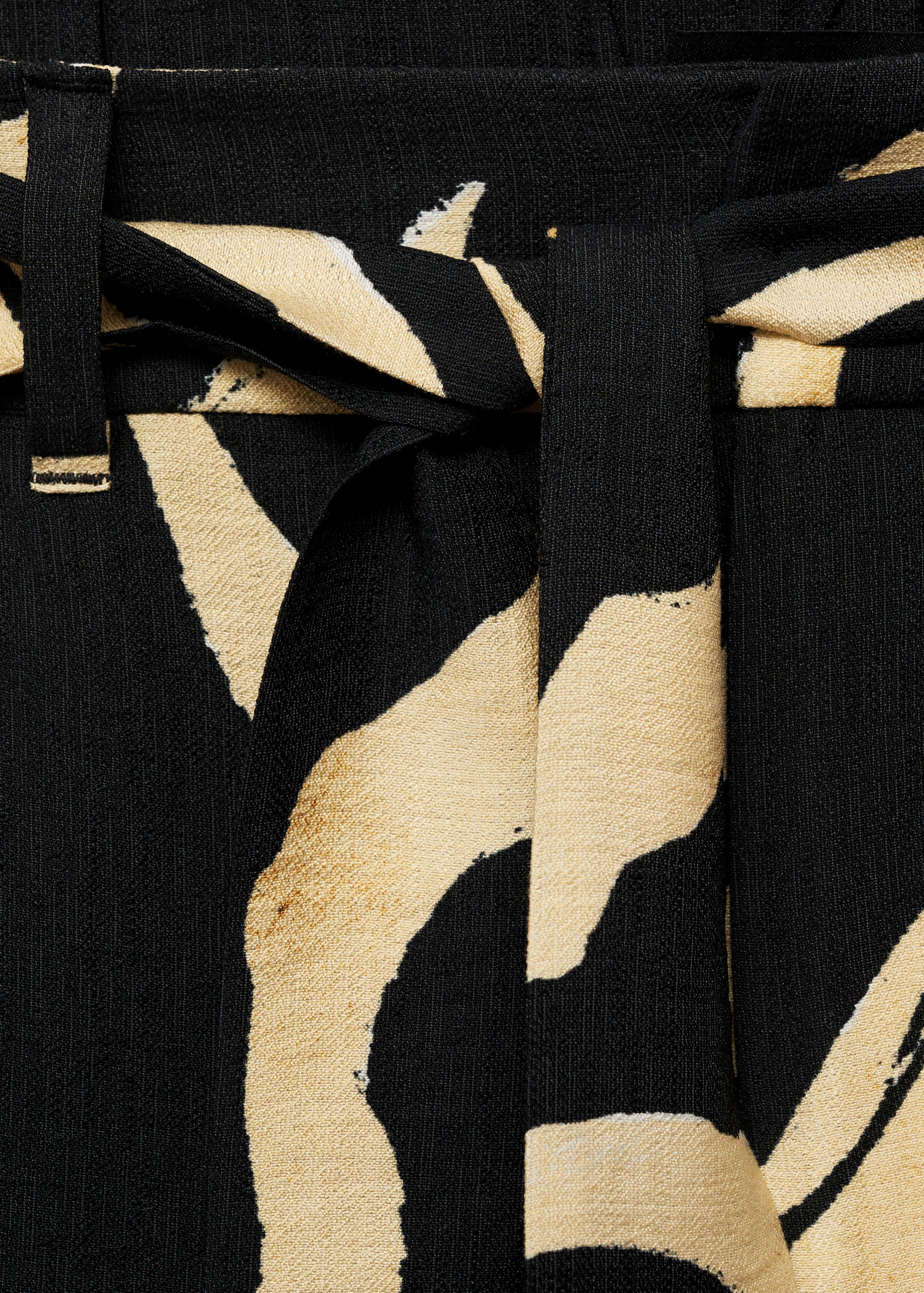 Printed straight-fit trousers with belt - Details of the article 0