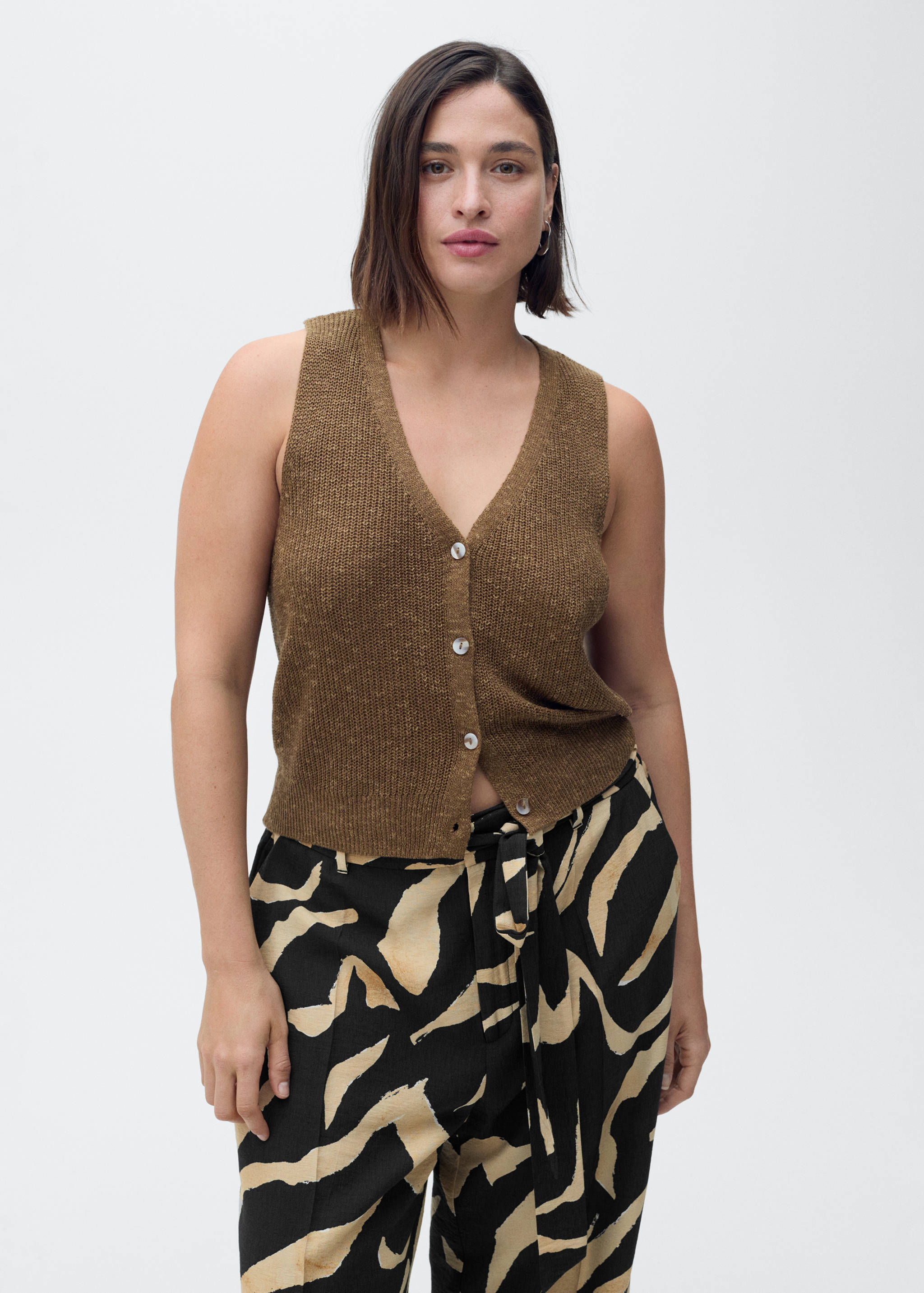 Printed straight-fit trousers with belt - Details of the article 5