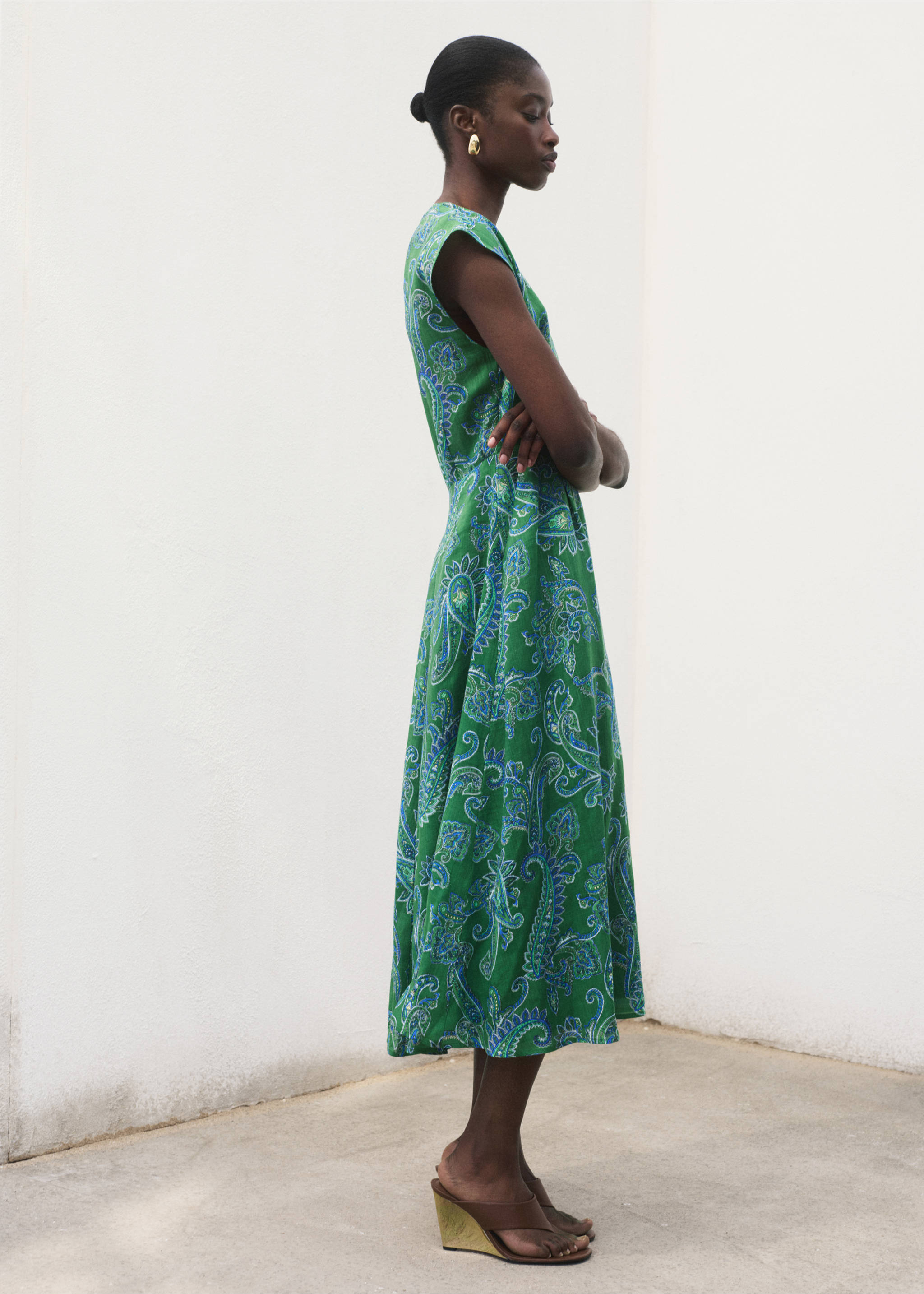 Ramie paisley dress - Details of the article 6, Green. Ref: 87027184-00.