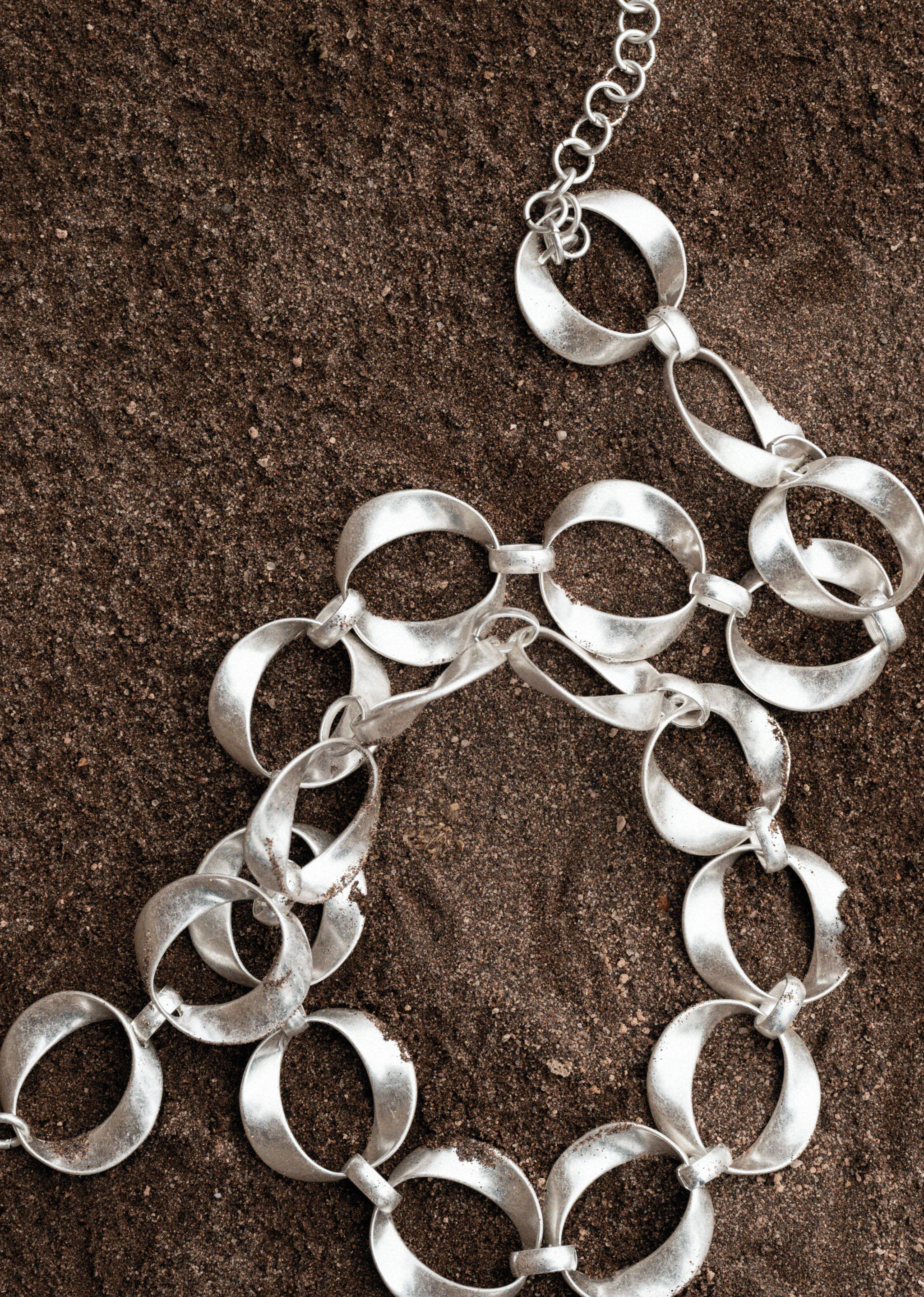 Metal hoop belt - Details of the article 9