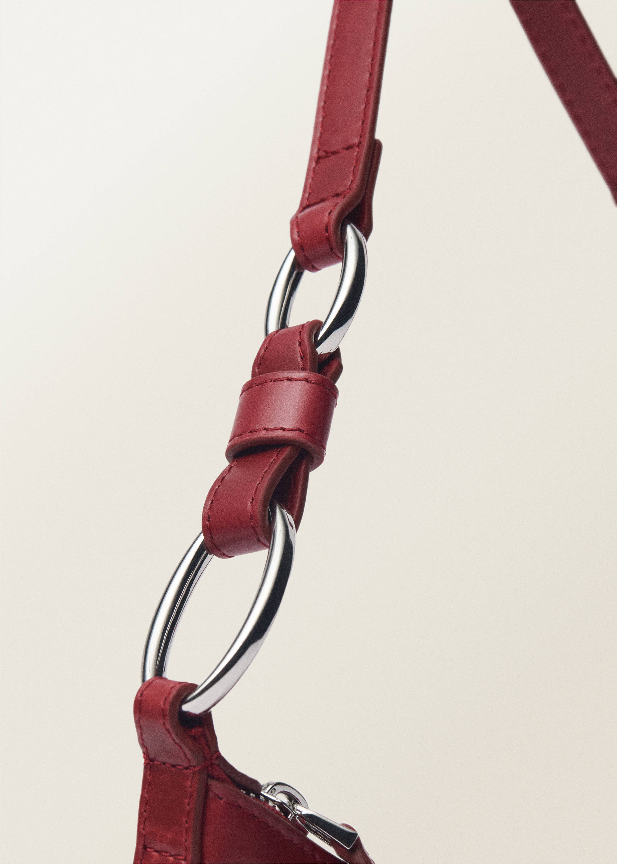 Leather shoulder bag with gathered pockets - Details of the article 1, Red. Ref: 87027715-00.