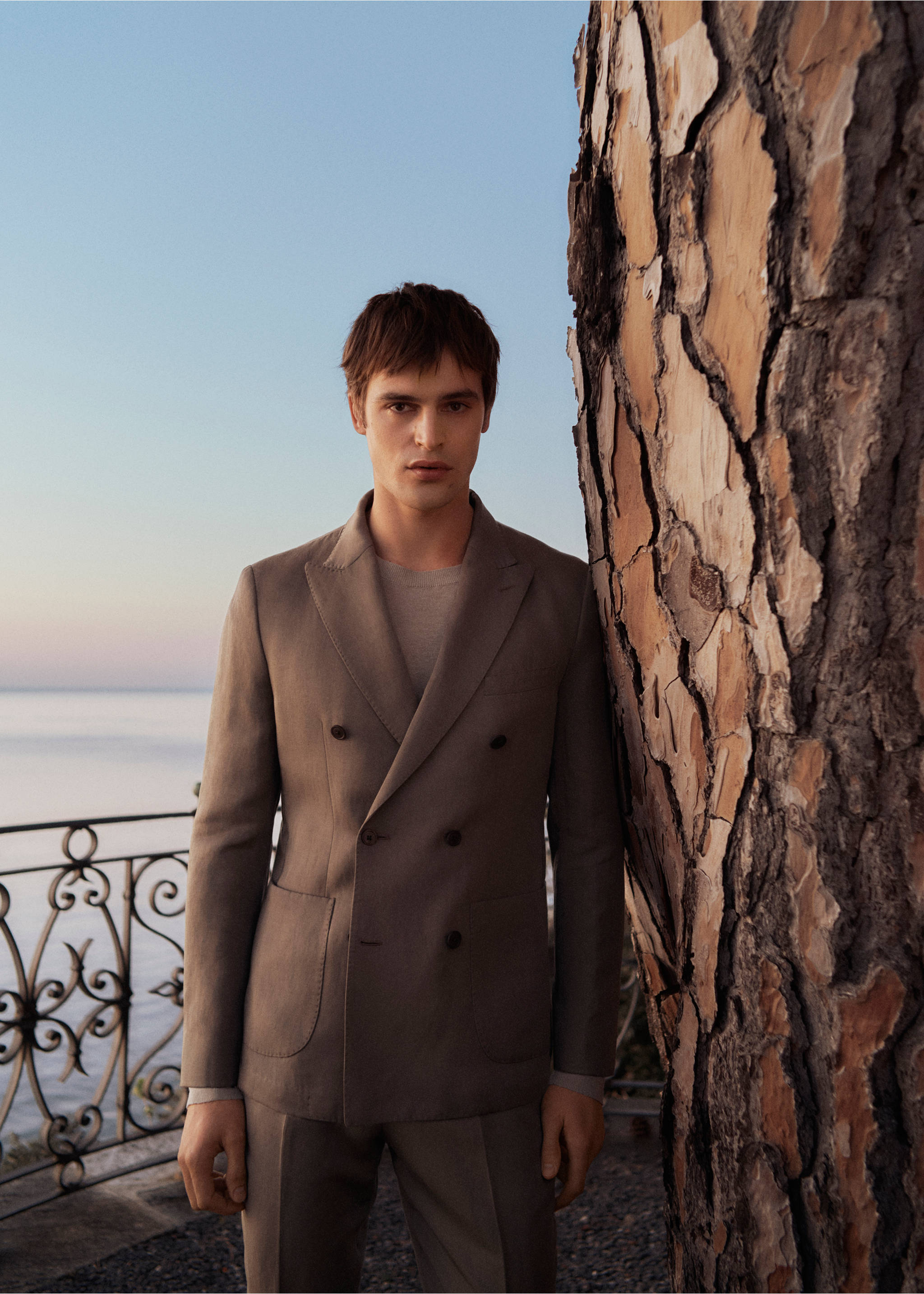 Americana traje mezcla lino slim fit cruzada - Detalle del artículo 5, Gris visón. Ref: 87027895-00.