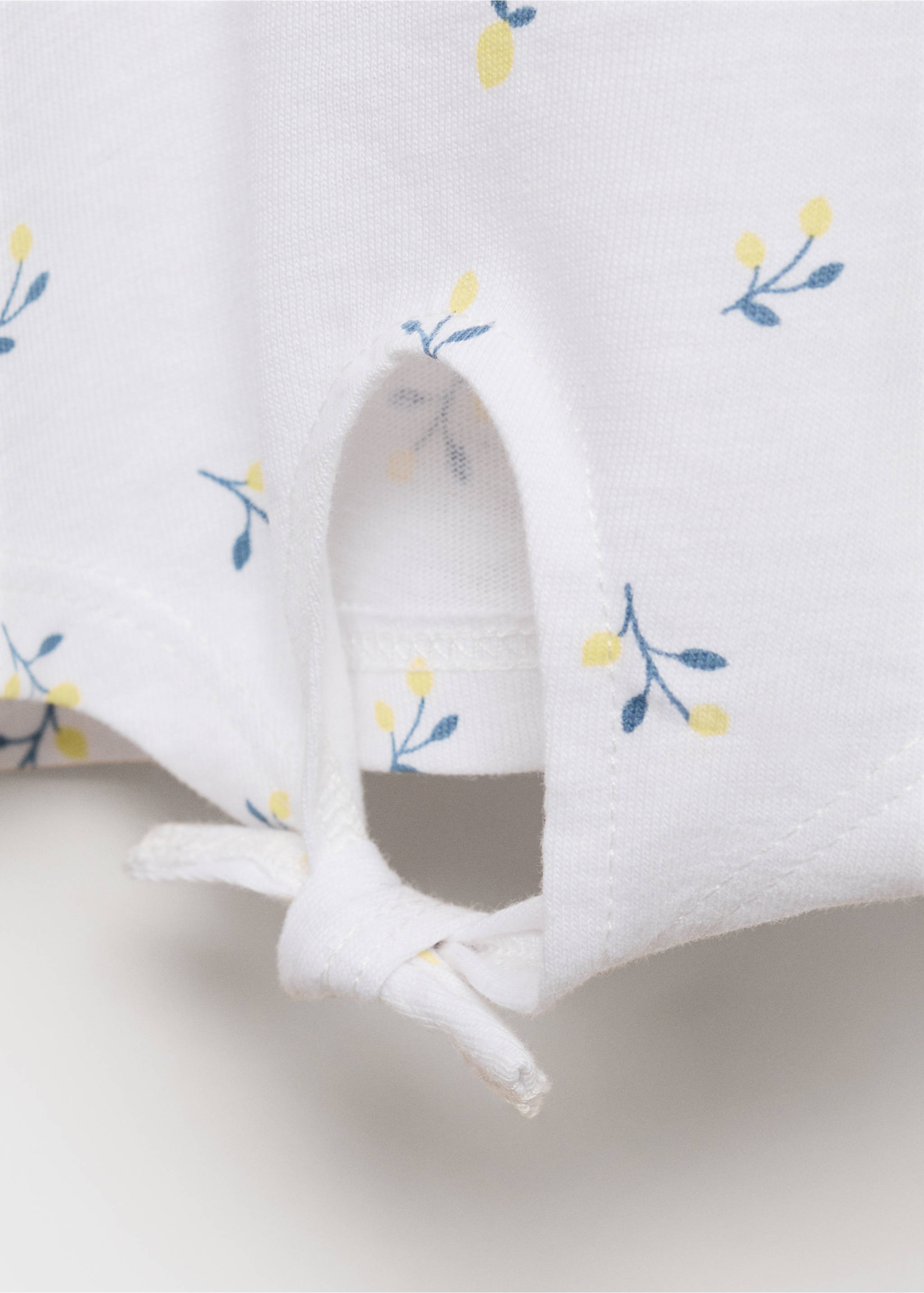 Mönstrad t-shirt med knyt - Detaljer om artikeln 0, Benvit. Ref: 87027900-00.