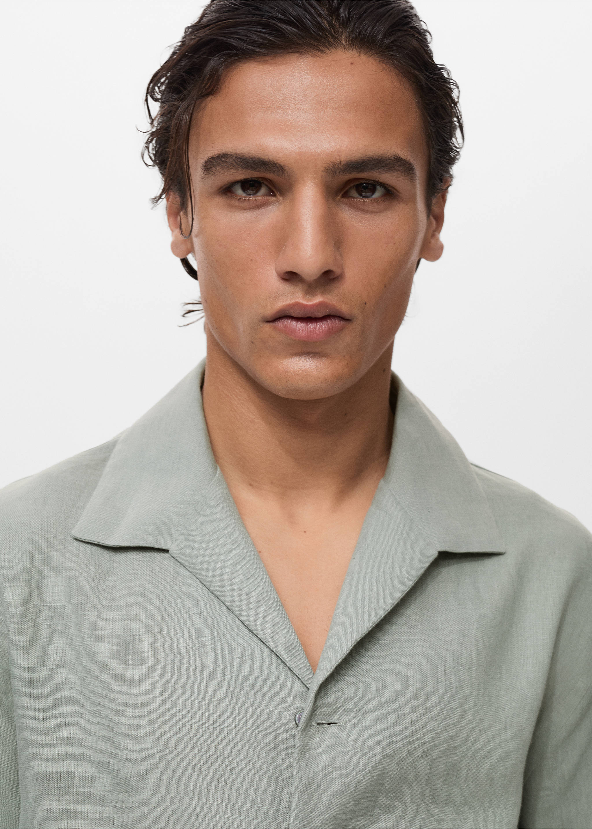 Camisa 100% lino manga corta - Detalle del artículo 1, Verde agua. Ref: 87027907-00.