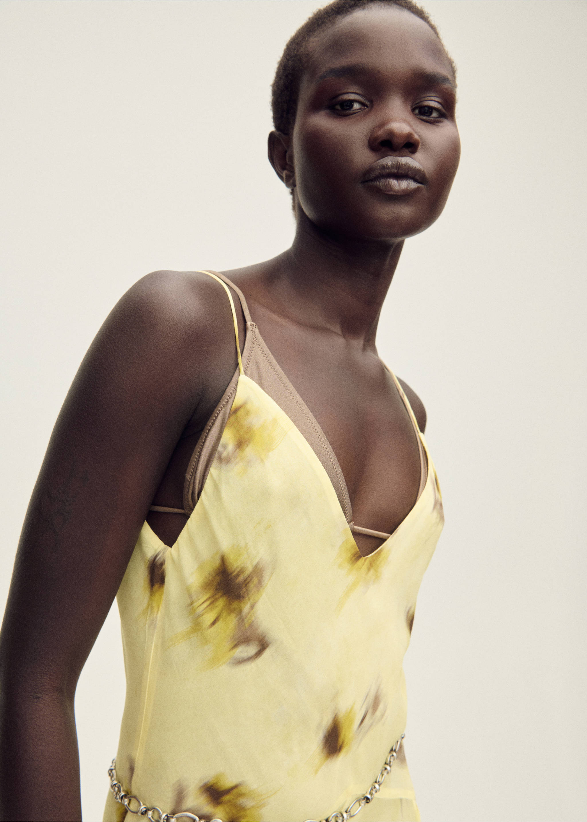 Long floral-print dress - Details of the article 1, Pastel Yellow. Ref: 87028277-00.