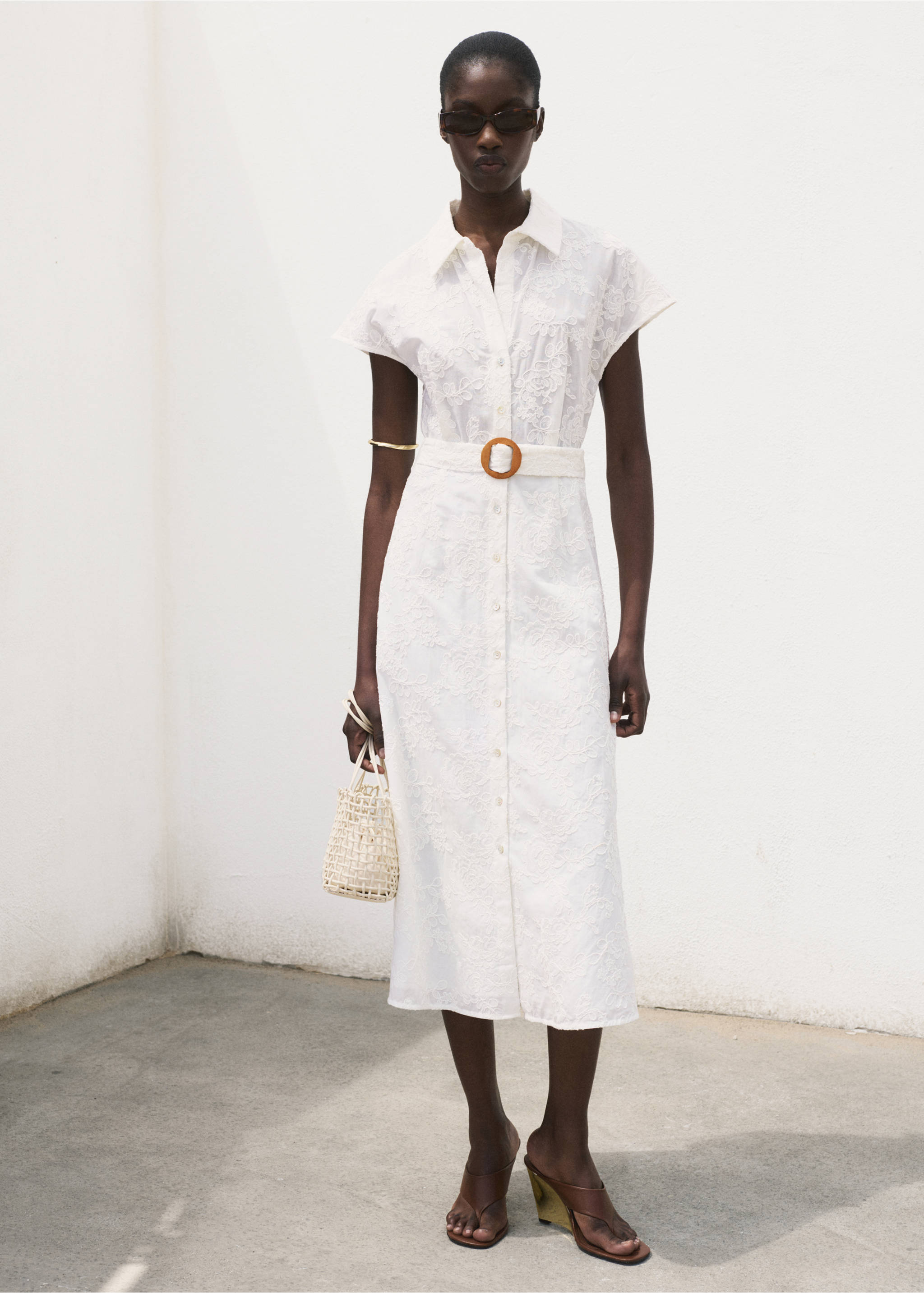 Embroidered shirt dress with belt - General plane, White. Ref: 87029065-00.